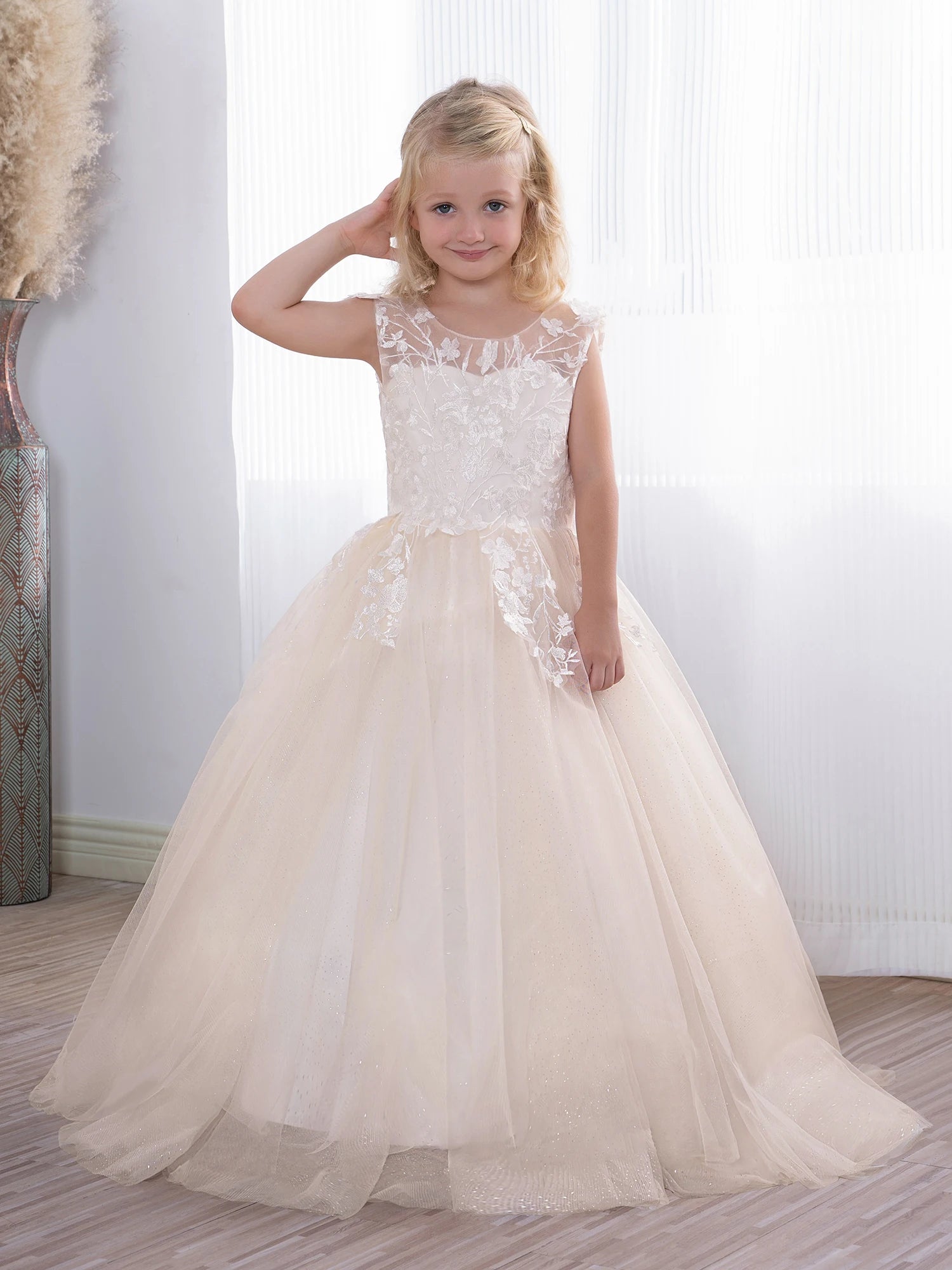 Elegant Floral Embroidered Flower Girl Dress with Long Train - Perfect for Weddings, First Communion, and Special Occasions
