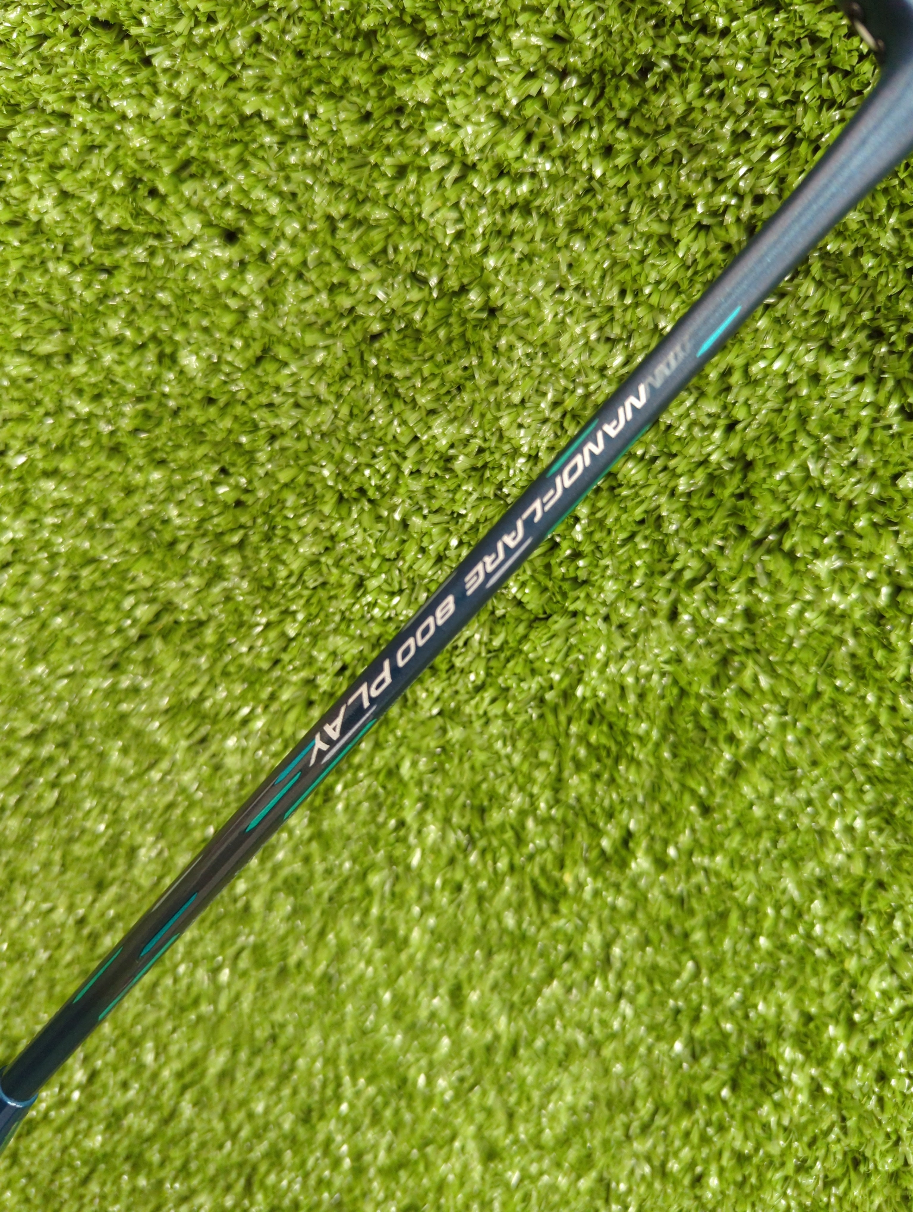 Yonex Nanoflare 800 Play Deep Green Badminton Racket - Prestrung Carbon Fiber Shuttlecock Racquet for Intermediate Players | Perfect for Tournaments & Recreational Play | Made in China