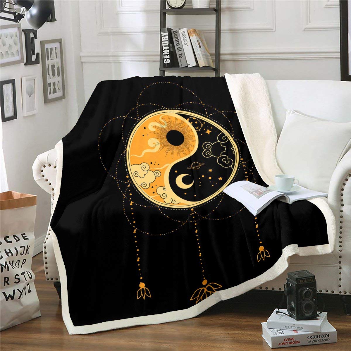 Dreamcatcher Sherpa Blanket - Boho Yin Yang Fleece Throw for Boys & Girls - 50x60 Inch Plush Bohemian Feather Blanket - Soft Fuzzy Blanket for Sofa, Bed, Couch - Perfect for Cozy Nights & Boho Home Decor