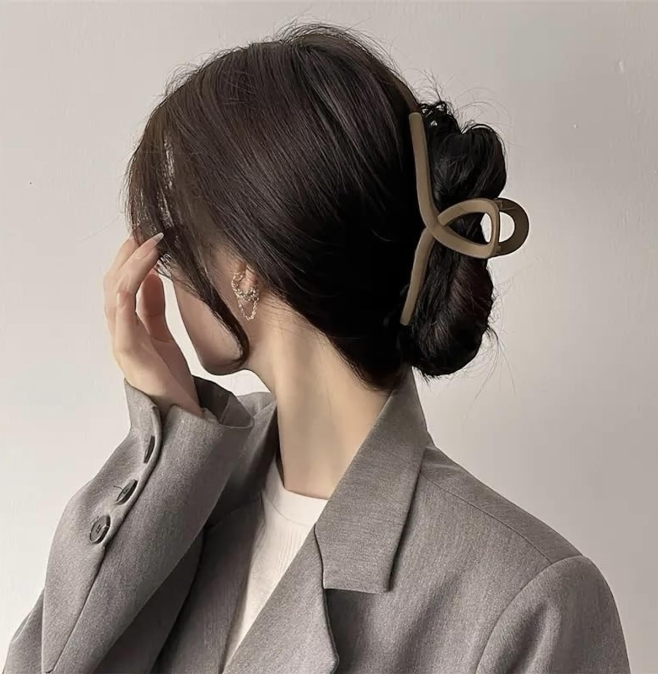 PACTIV 4-Piece Large Claw Clips for Thick Hair - Non-Slip Wide Open Hair Clips for Women & Girls, Strong Hold Ponytail Holder Hair Accessories - Perfect for Workouts, Office, and Everyday Styling
