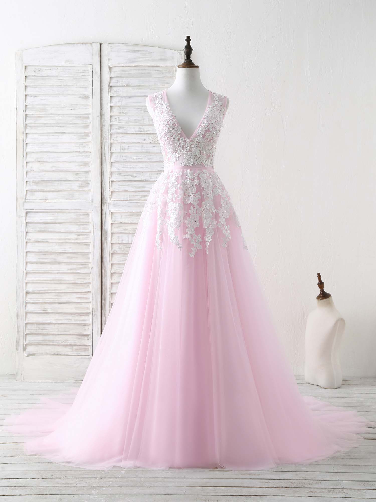 Elegant Pink V-Neck Tulle Lace Applique Long Prom Dress for Women - Perfect for Evening Gowns, Formal Dances & Special Occasions