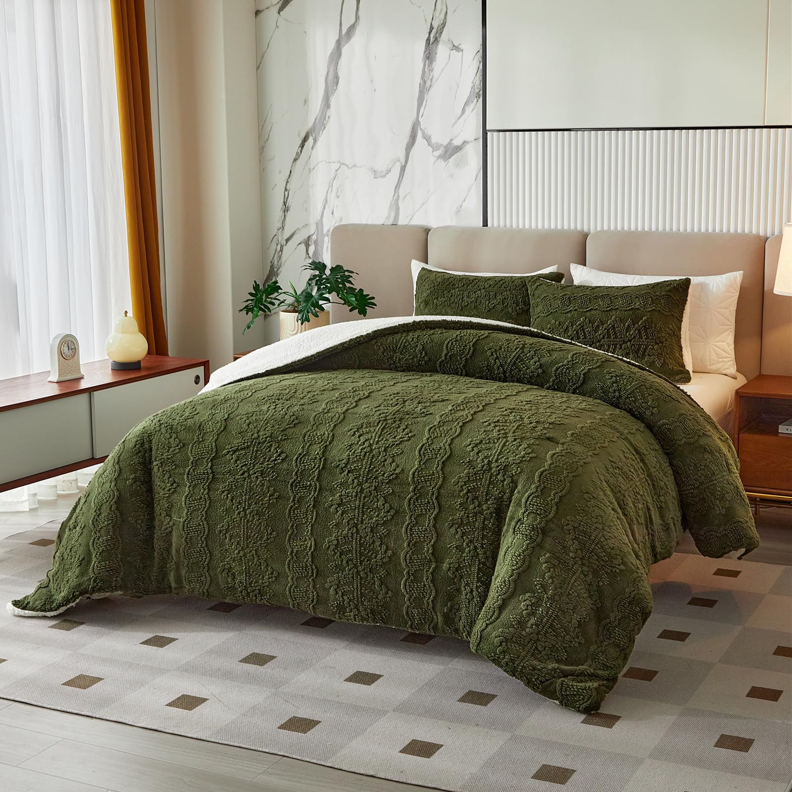 Luxury Flannel Fleece Sherpa King Size Comforter Set - Jacquard Boho Stripes Down Alternative Bedding, Ultra Soft & Warm Olive Green Winter Comforter with 2 Pillowcases (3-Piece) | Cozy Bedroom Upgrade for Cold Nights & Boho Chic Decor