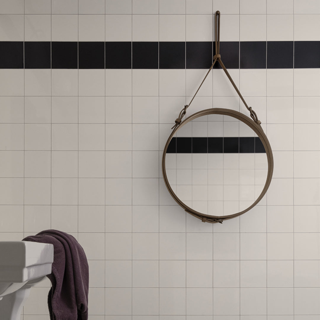 Stylish Circular Wall Mirror - Modern Home Decor for Living Room, Bedroom & Bathroom | Perfect for Vanity, Entryway & Interior Design