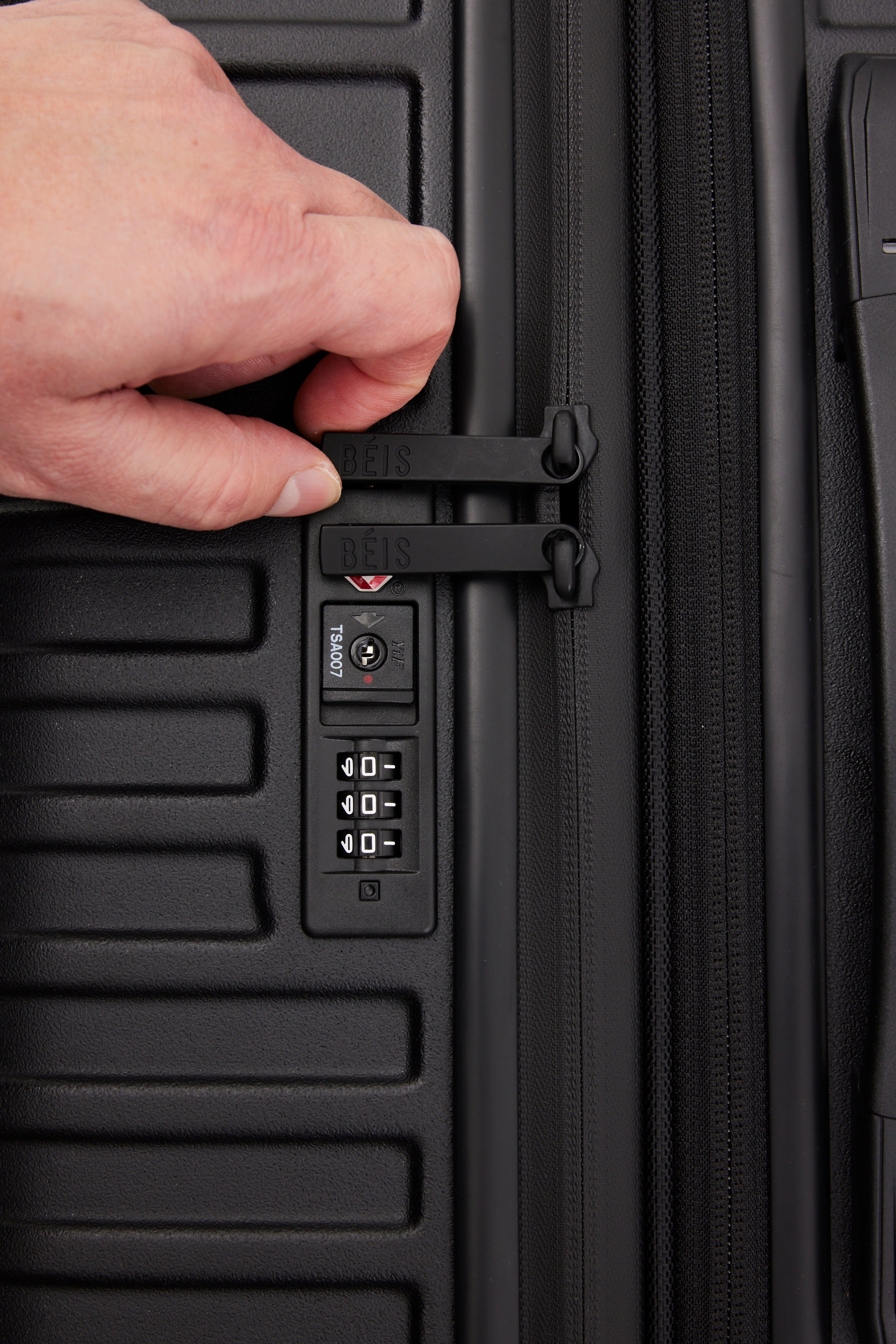 All Black Medium Check-In Roller Luggage - Perfect for Business Travel & Weekend Getaways