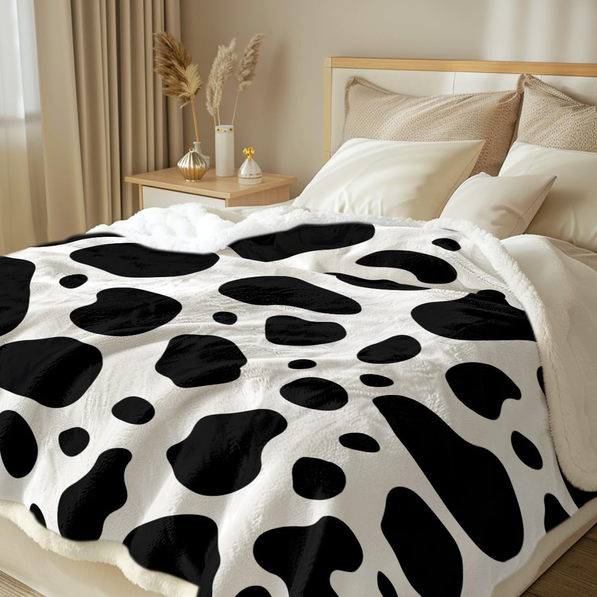 Sleepwish Black and White Cow Print Sherpa Fleece Throw Blanket - 50x60 Inch Soft Plush Animal Pattern Blanket for Kids, Girls, Boys & Women - Perfect for Bedroom, Sofa, Picnic & Cow Lover Gifts