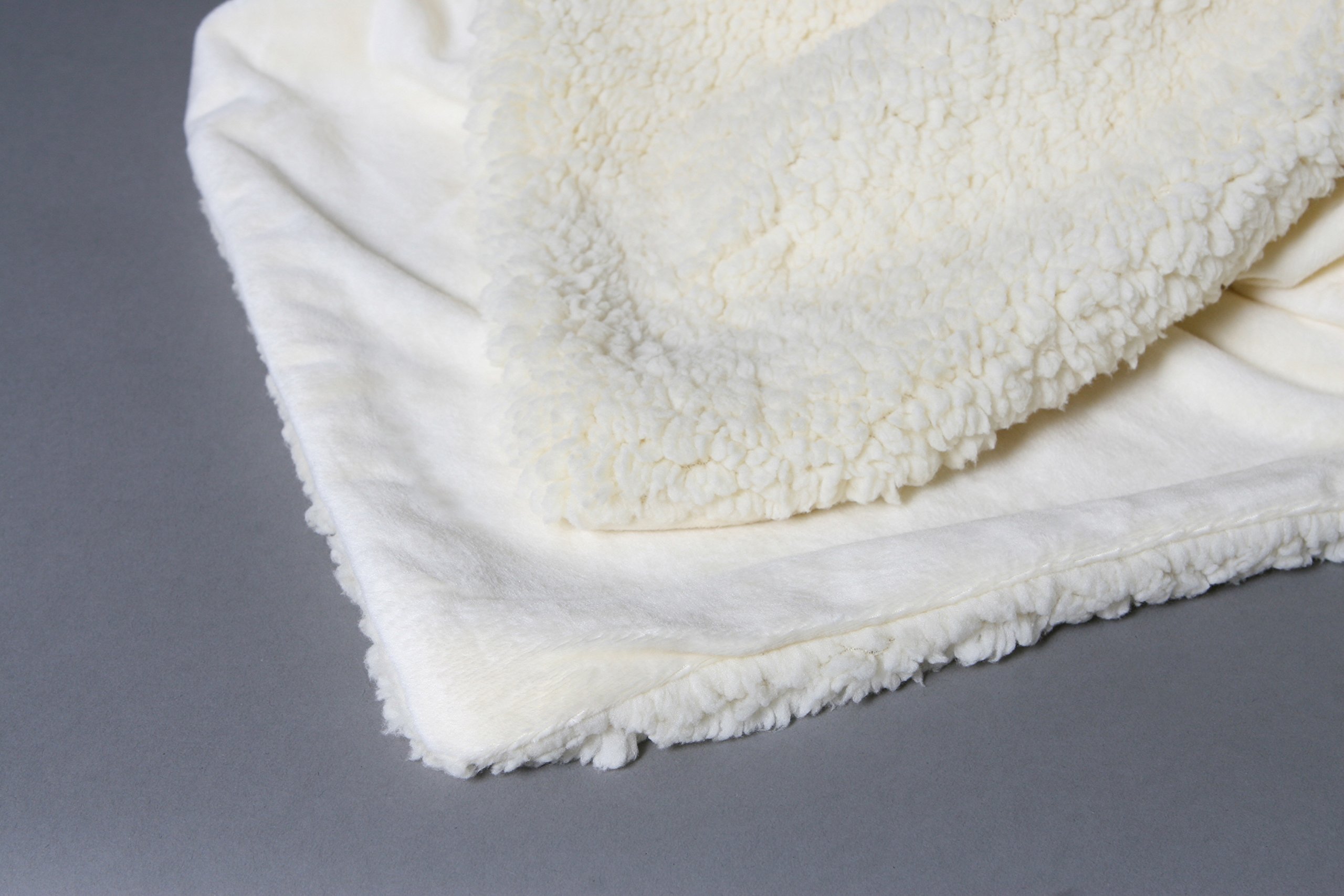 Soft Plush Sherpa Throw Blanket - Ultra Cozy Cream Fleece Blanket for Couch, Bed & Travel - Warm Winter Blanket for Home, Office & Gifts