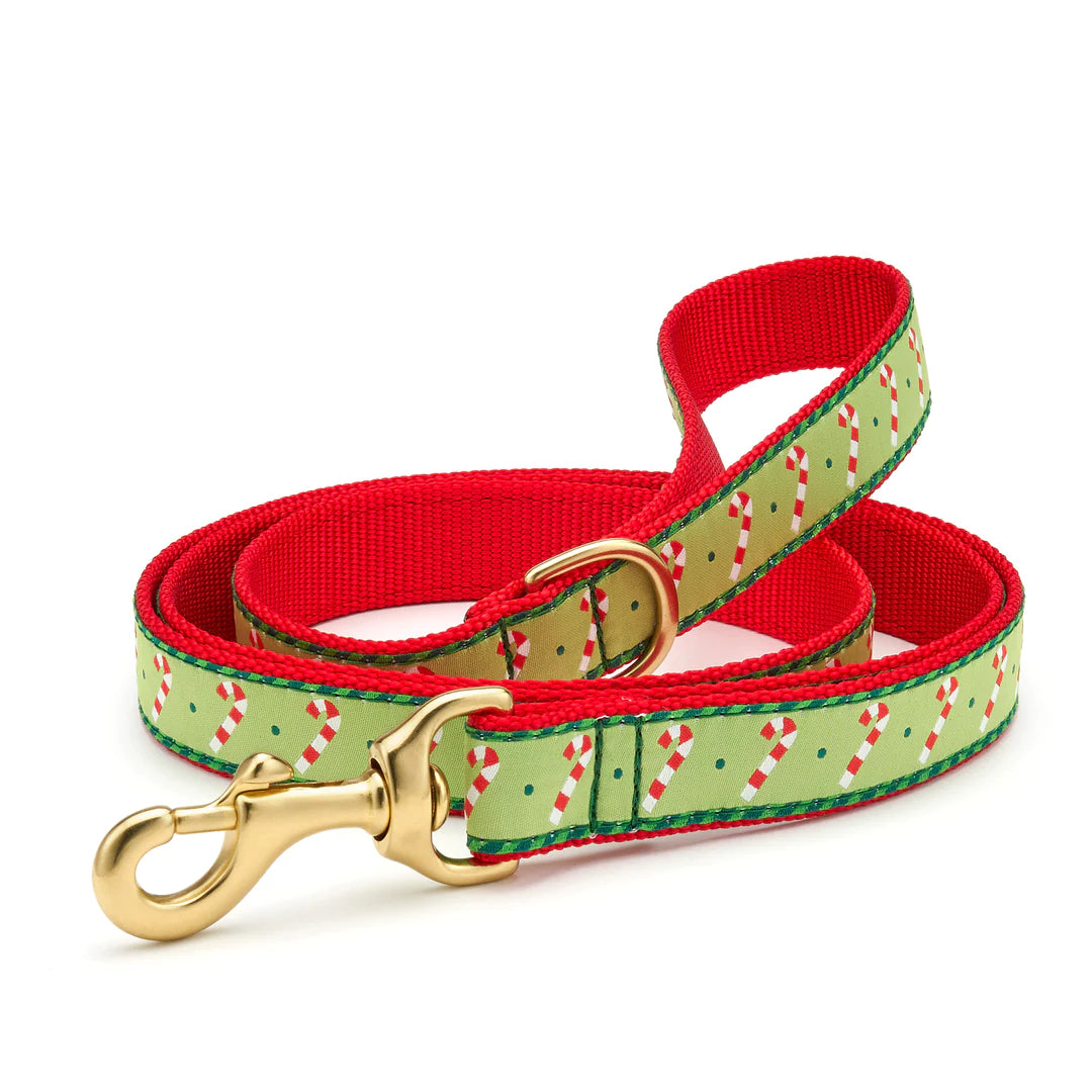 Festive Candy Cane Striped Dog Leash - Durable & Adjustable Pet Lead for Christmas, Walks, and Outdoor Adventures