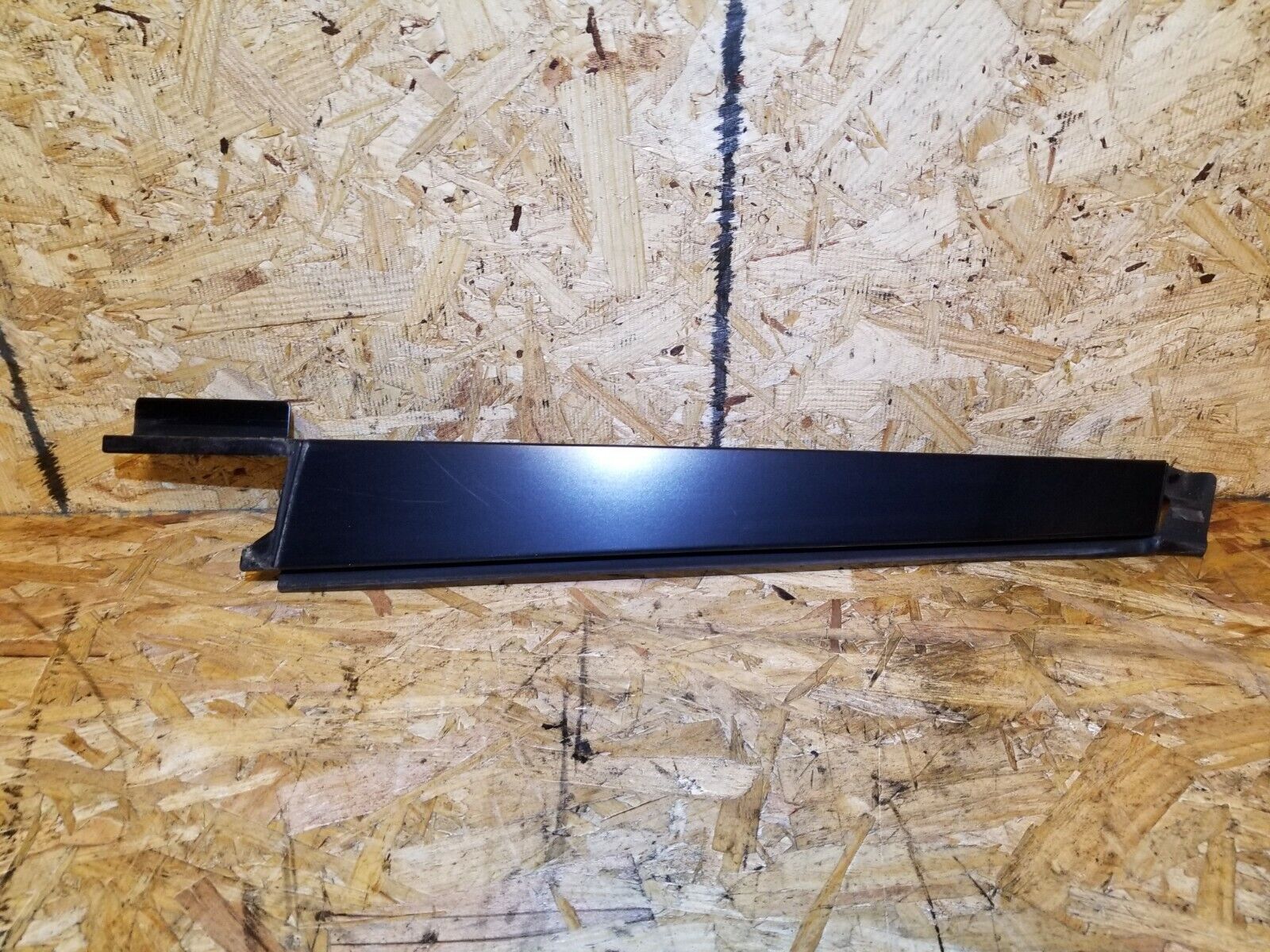 2005-2009 Cadillac SRX Right Rear Passenger Side Door B Pillar Trim Panel - OEM Replacement Part for Interior Car Door Repair & Customization