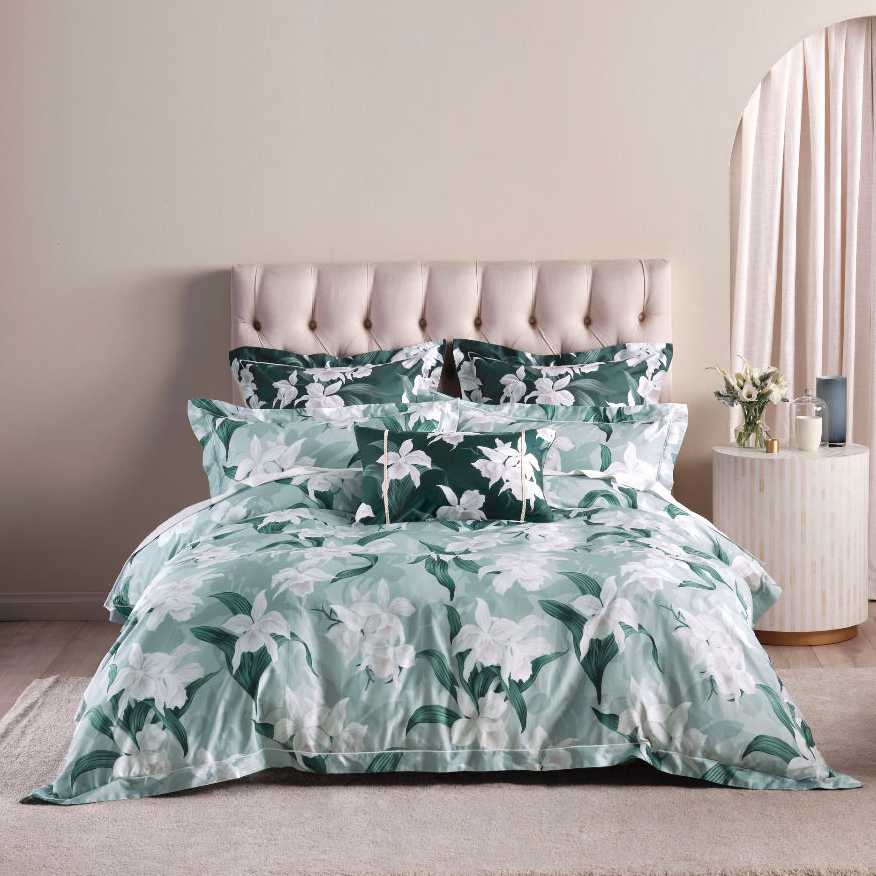 Premium Cattleya Mist Quilt Cover Set - Queen Size Bedding, Soft Breathable Fabric, 3-Piece Set for Comfortable Sleep - Perfect for Master Bedroom, Guest Room & Hotel Decor