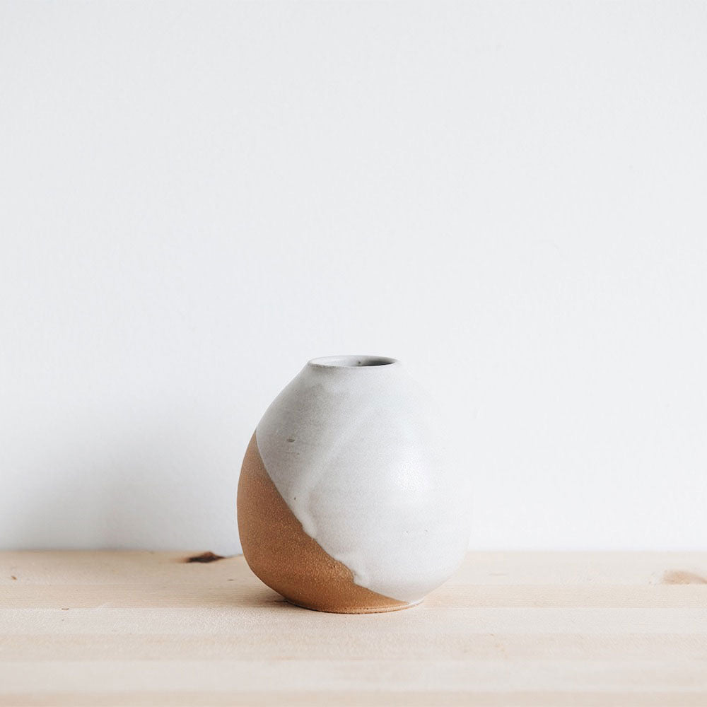 Elegant Ceramic Bud Vase for Flowers - Minimalist Home Decor, Wedding Centerpiece & Tabletop Display - Perfect for Small Bouquets, Dried Flowers and Floral Arrangements