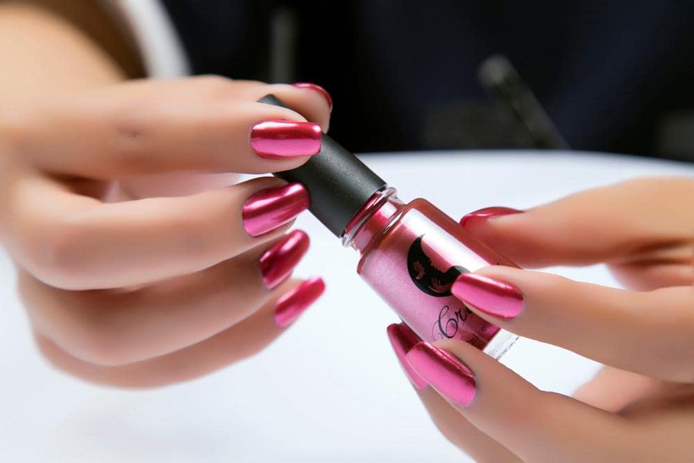 Holographic Chrome Nail Polish - Mirror Effect Metallic Quick Dry Nail Varnish for Bold & Glossy Nail Art | Perfect for Parties, Date Nights & Special Occasions