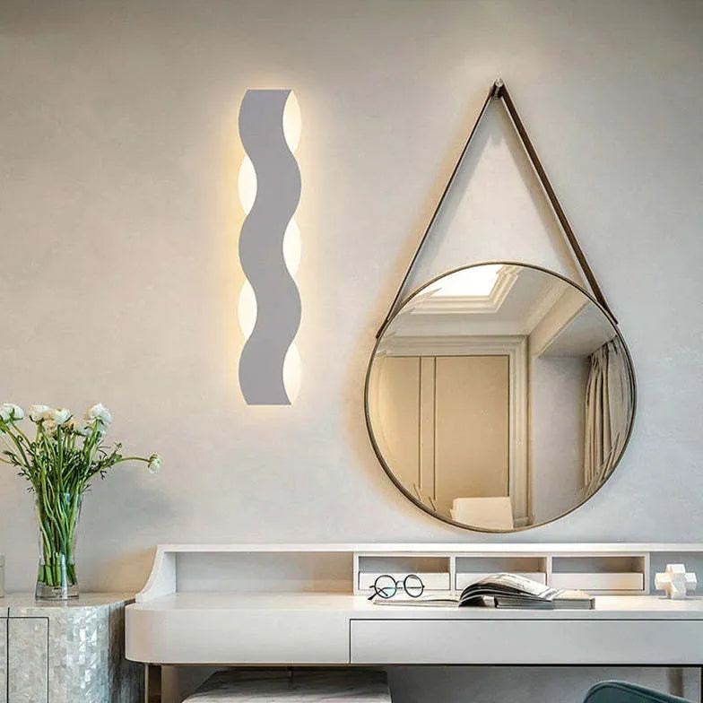 Modern Wavy Minimalist Wall Lamp - Sleek LED Sconce for Bedroom, Living Room & Hallway Lighting - Dimmable Ambient Decor