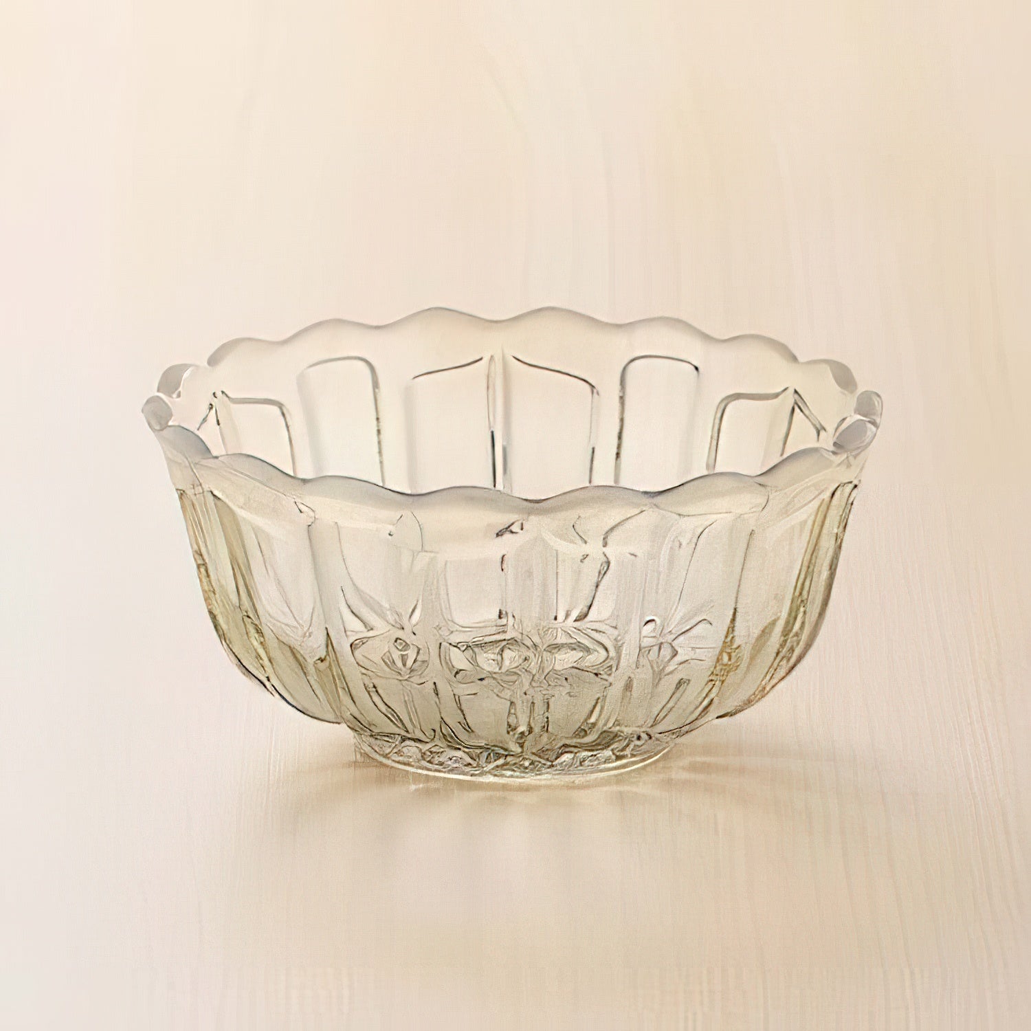 Hirota Glass Yukinohana Soda Lime Glass Shallow Bowl - Elegant Japanese Style Dessert Bowl for Ice Cream, Salad, Sushi & Home Decor