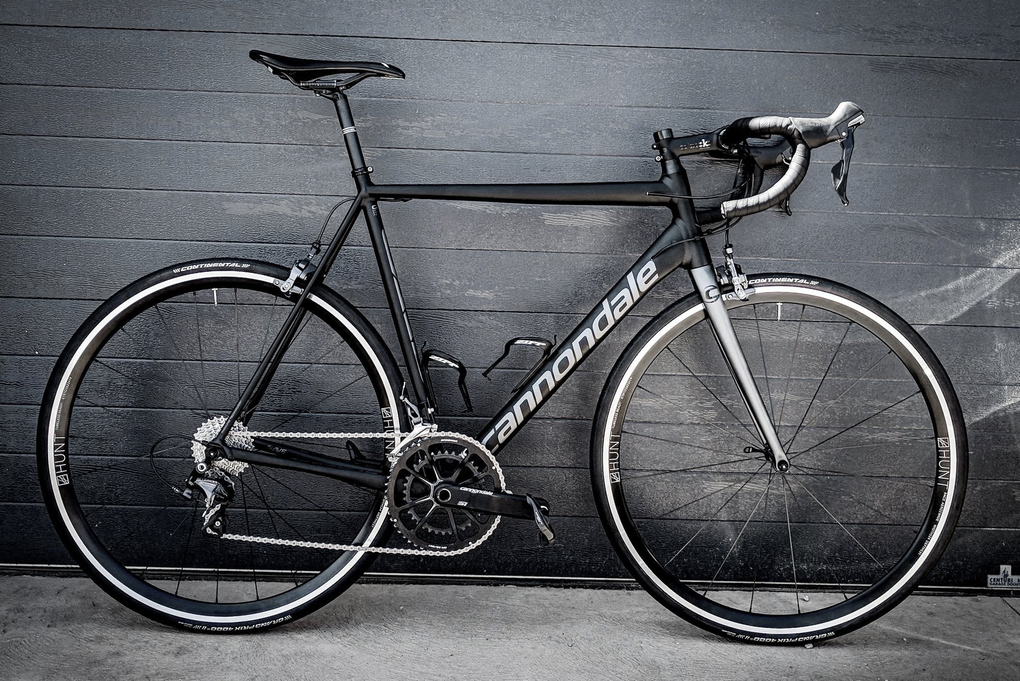 HUNT Race Aero Wide Carbon Wheelset - Lightweight Road Bike Wheels for Speed & Performance | Perfect for Triathlon, Time Trials & Competitive Cycling