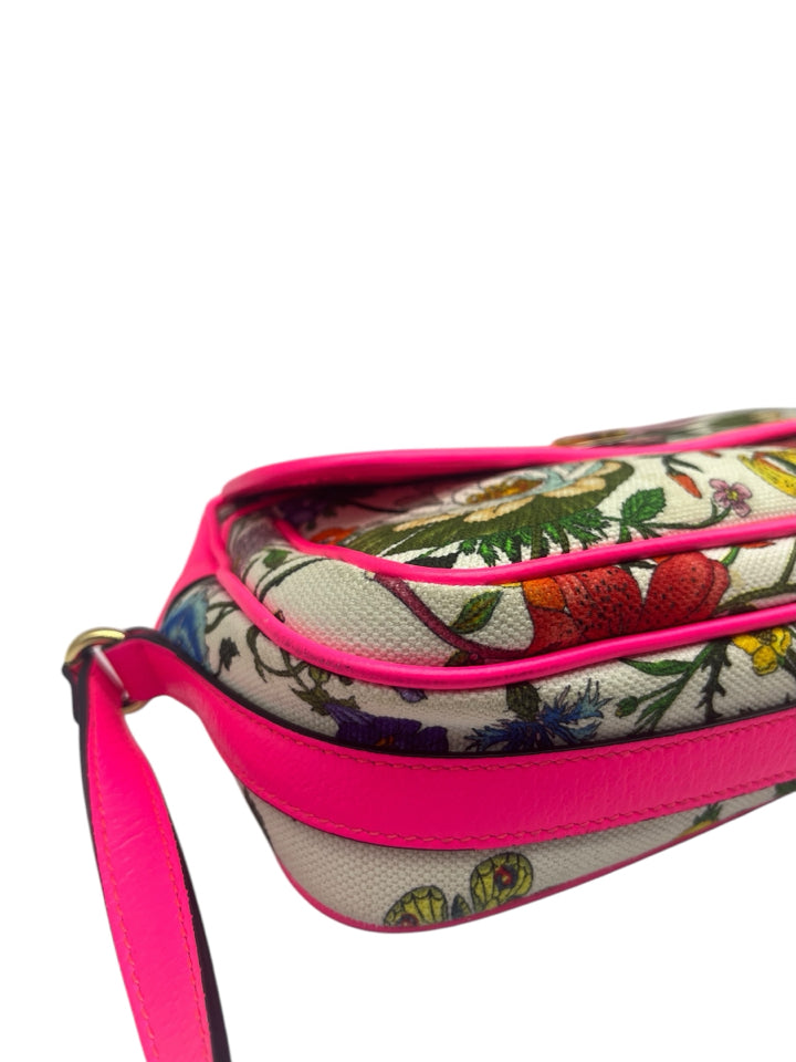 Gucci Flora Floral Print Shoulder Bag in White & Fuchsia - Elegant Crossbody Purse for Women, Perfect for Parties, Weddings & Daily Use