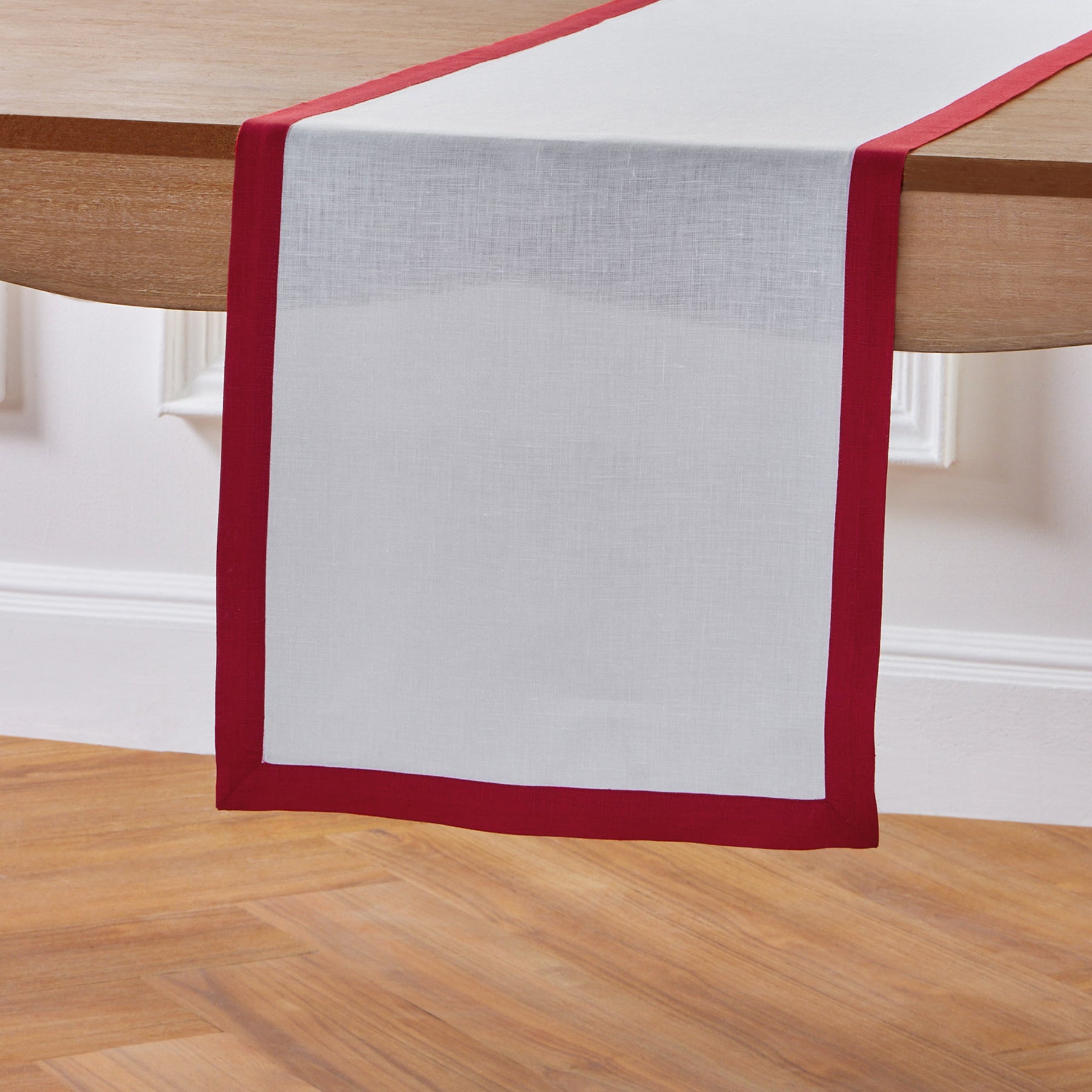 Elegant Classic Table Runner for Dining & Home Decor - Perfect for Weddings, Parties & Holiday Tablescapes