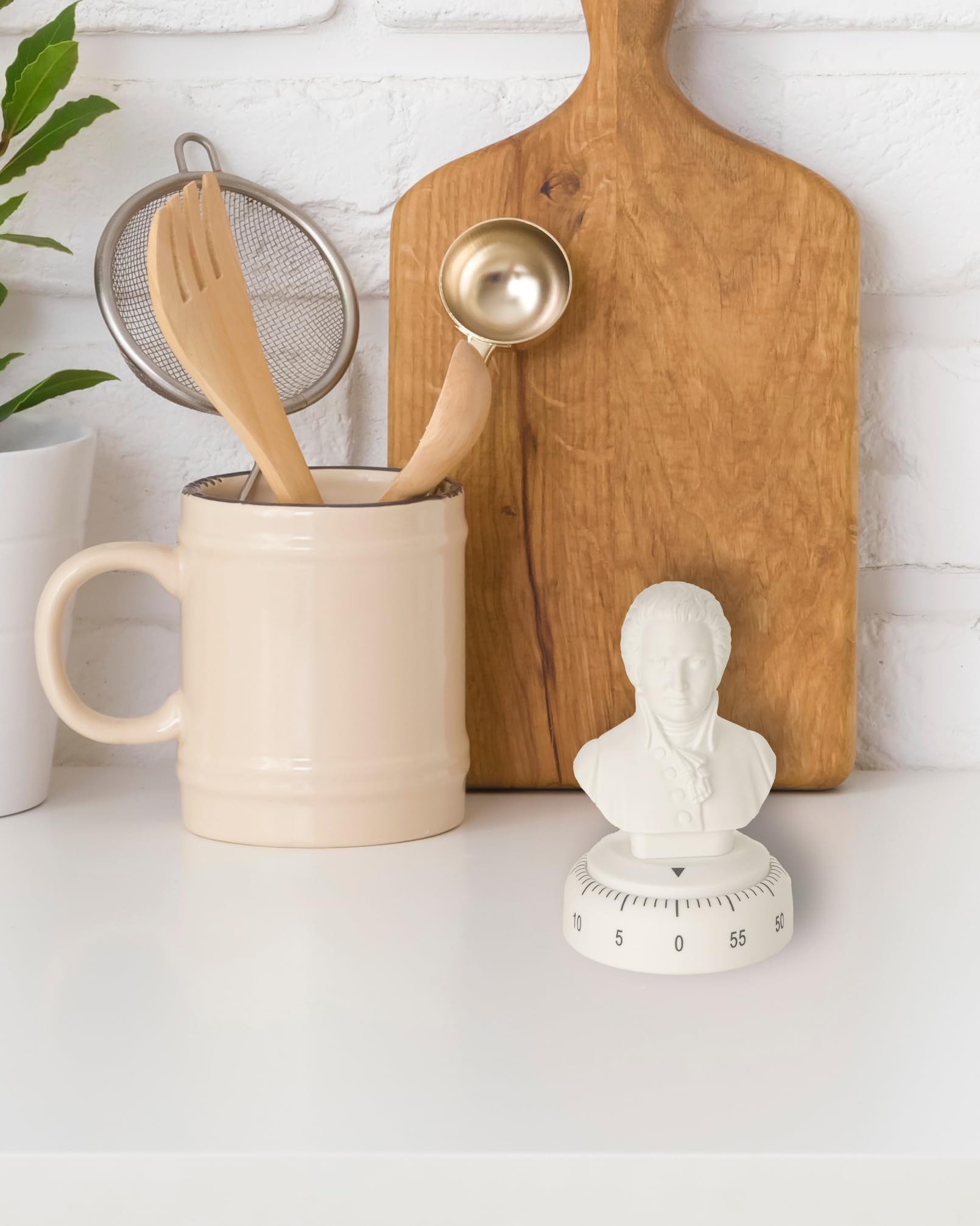 Kikkerland Mozart Mechanical Kitchen Timer - 60 Minute Wind Up Cooking Timer with Rondo Alla Turca Melody, White - Perfect for Baking, Reading, Sports & Classroom Activities