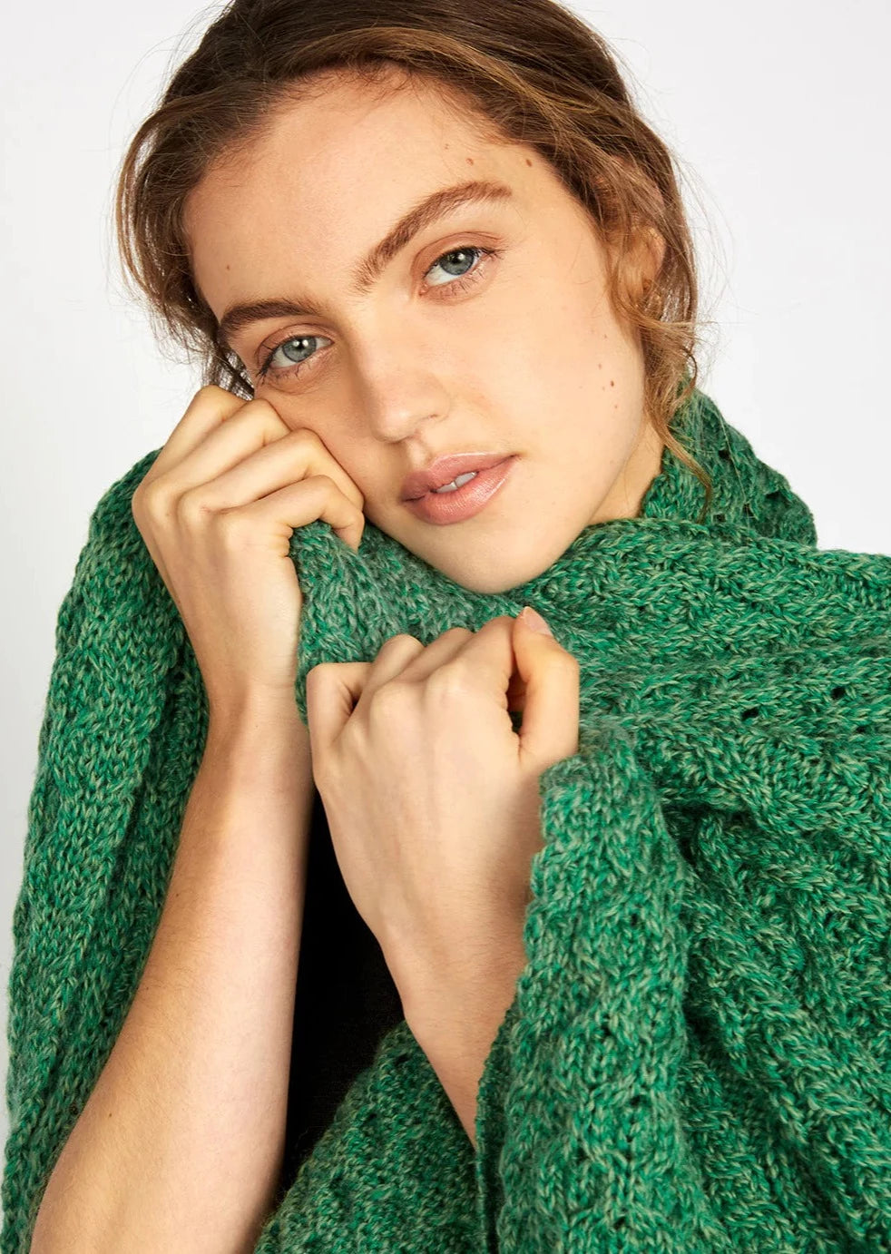 Ireland's Eye Aran Merino Wool Throw Blanket - Soft Green Marl Knit for Cozy Winter Nights, Living Room Decor & Gift Ideas