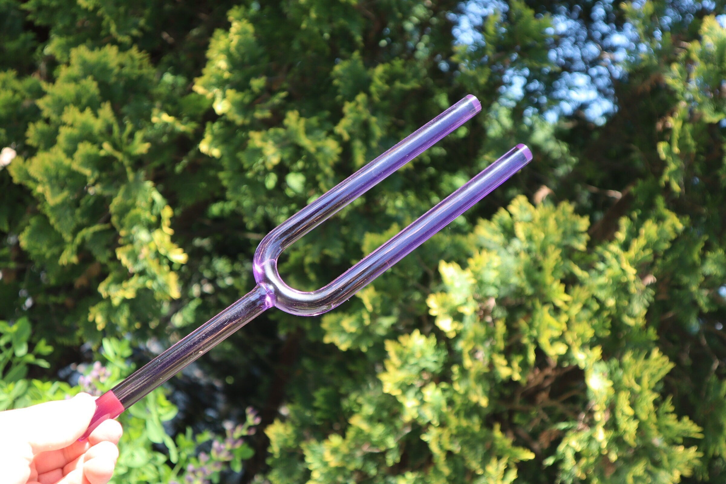 Crown Chakra Crystal Tuning Fork - 16mm F Note for Heart Chakra Alignment with Carry Case - Crystal & Sound Vibration Therapy for Meditation & Energy Healing