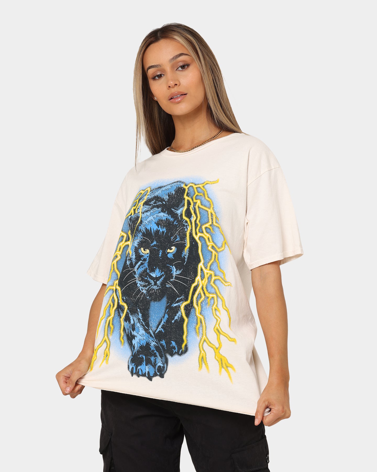 Vintage American Thrift OG Panther Graphic T-Shirt - Off White | Retro Streetwear for Men & Women | Perfect for Casual Outfits, Concerts, and Urban Fashion