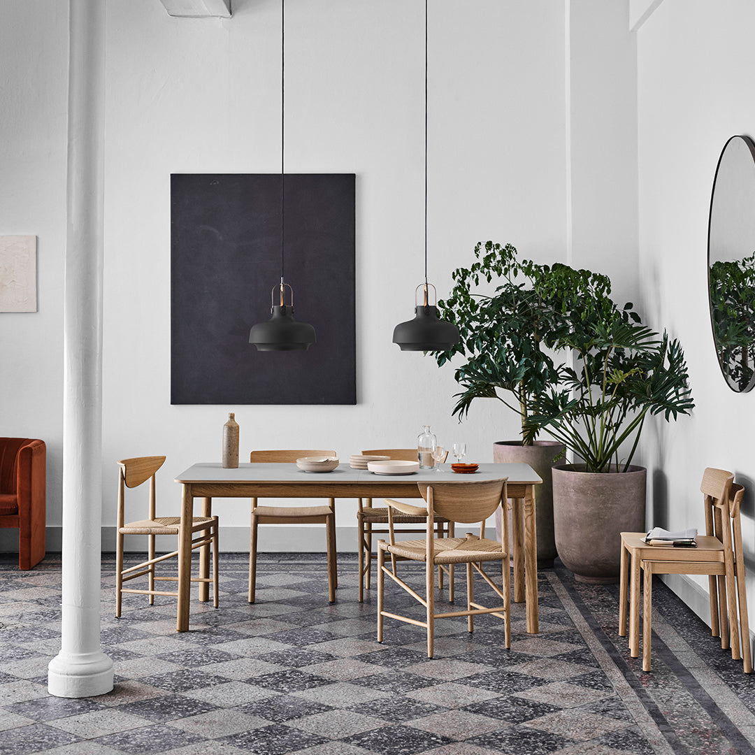 Modern HM3 Dining Chair - Elegant Wooden Seat for Kitchen, Dining Room & Office - Perfect for Home Decor & Entertaining Guests