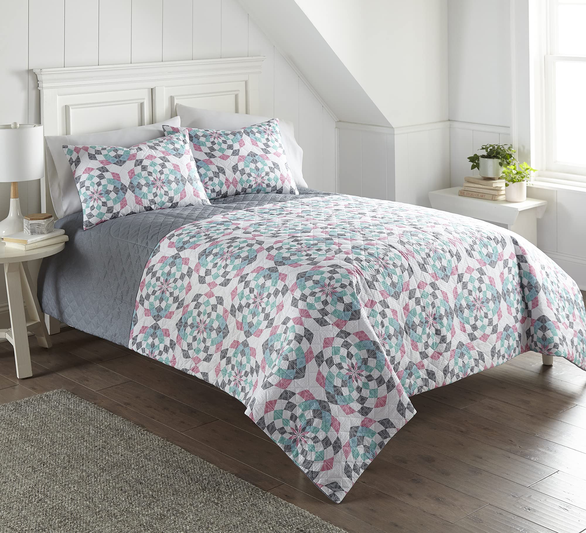 Shavel Home Products Seersucker 6-in-1 Reversible Quilt Set - King Size, Modern Bedspread with Matching Pillow Shams - Soft & Breathable for All Seasons - Perfect for Master Bedroom, Guest Room, and Dorm Decor