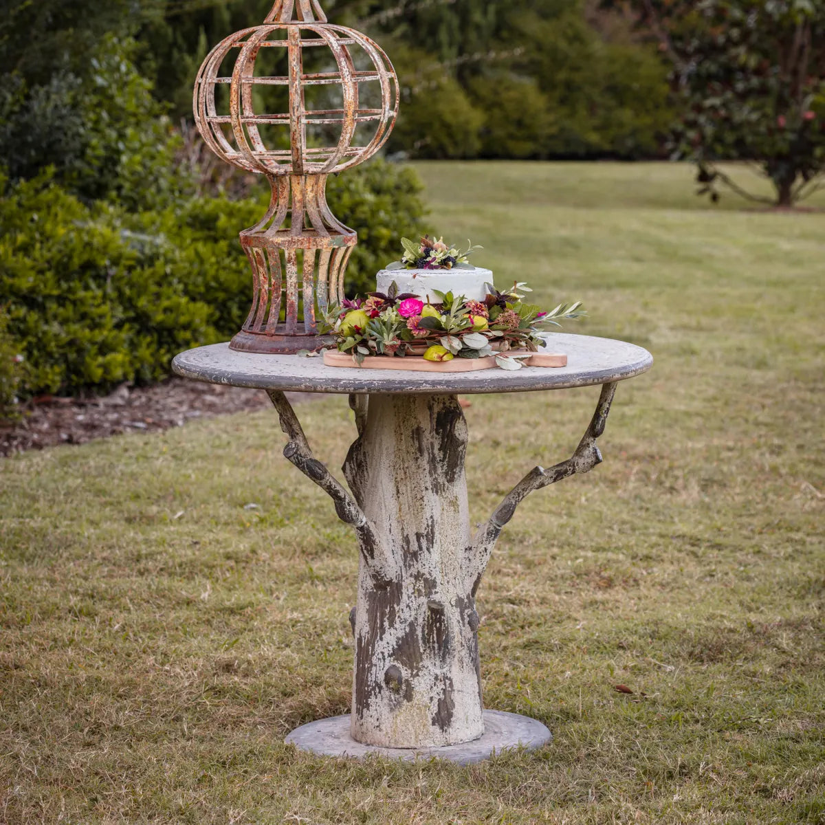 Rustic Faux Bois Tree Trunk Side Table - Handcrafted Wooden Coffee Table for Living Room, Patio & Garden Decor - Unique Nature-Inspired Home Accent Furniture