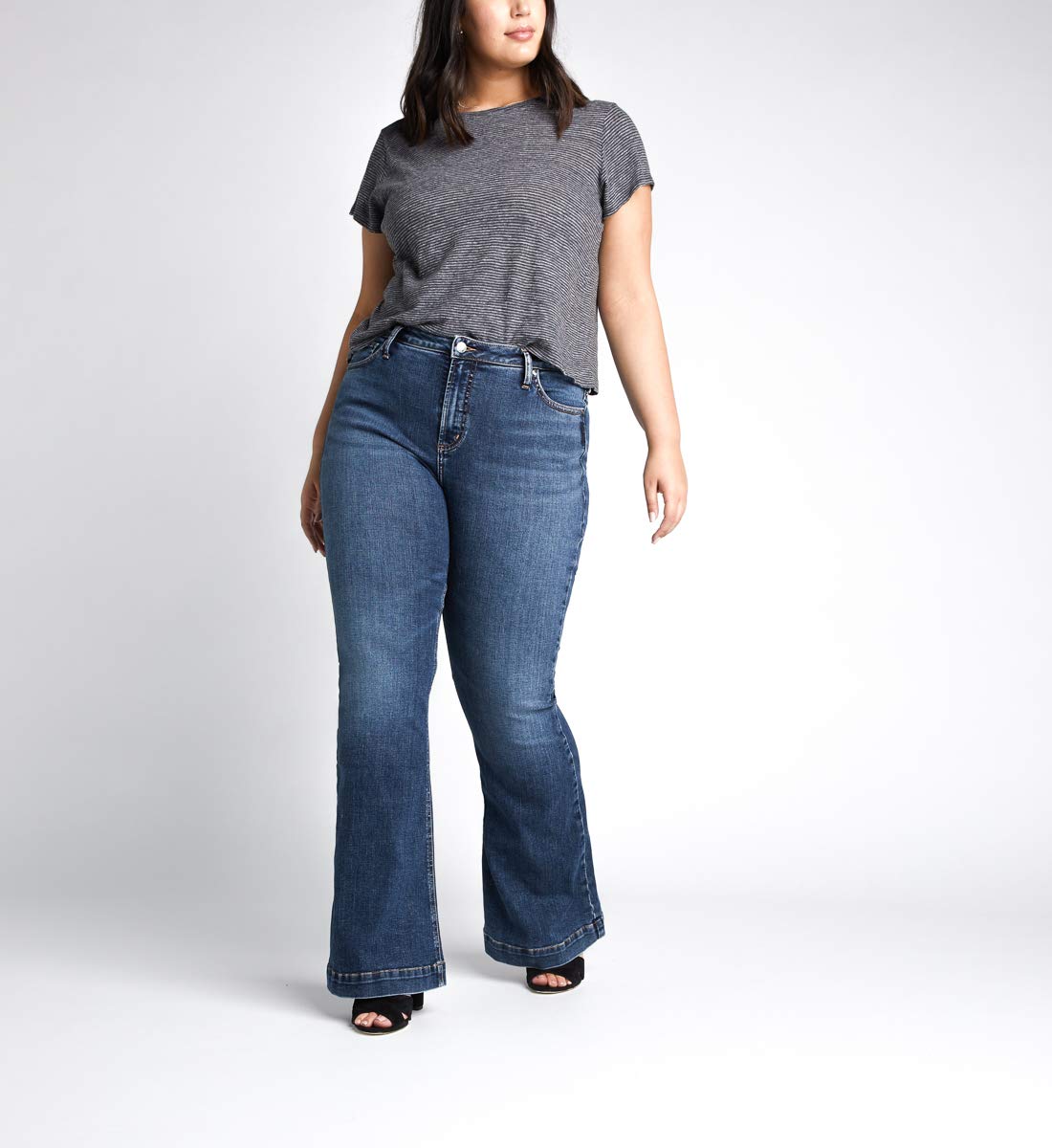 Silver Jeans Co. Women's Plus Size High Rise Flare Leg Jeans - Stretch Denim Pants for Curvy Women | Perfect for Casual Wear, Date Nights & Office Outfits