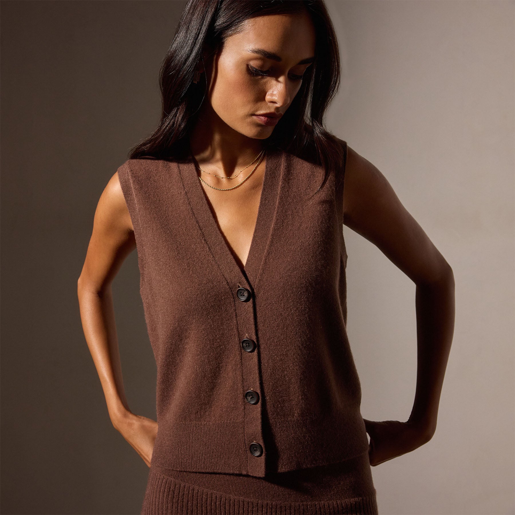 Luxury Cashmere Vest for Women & Men - Soft & Warm Winter Wear - Perfect for Office, Travel & Casual Outfits