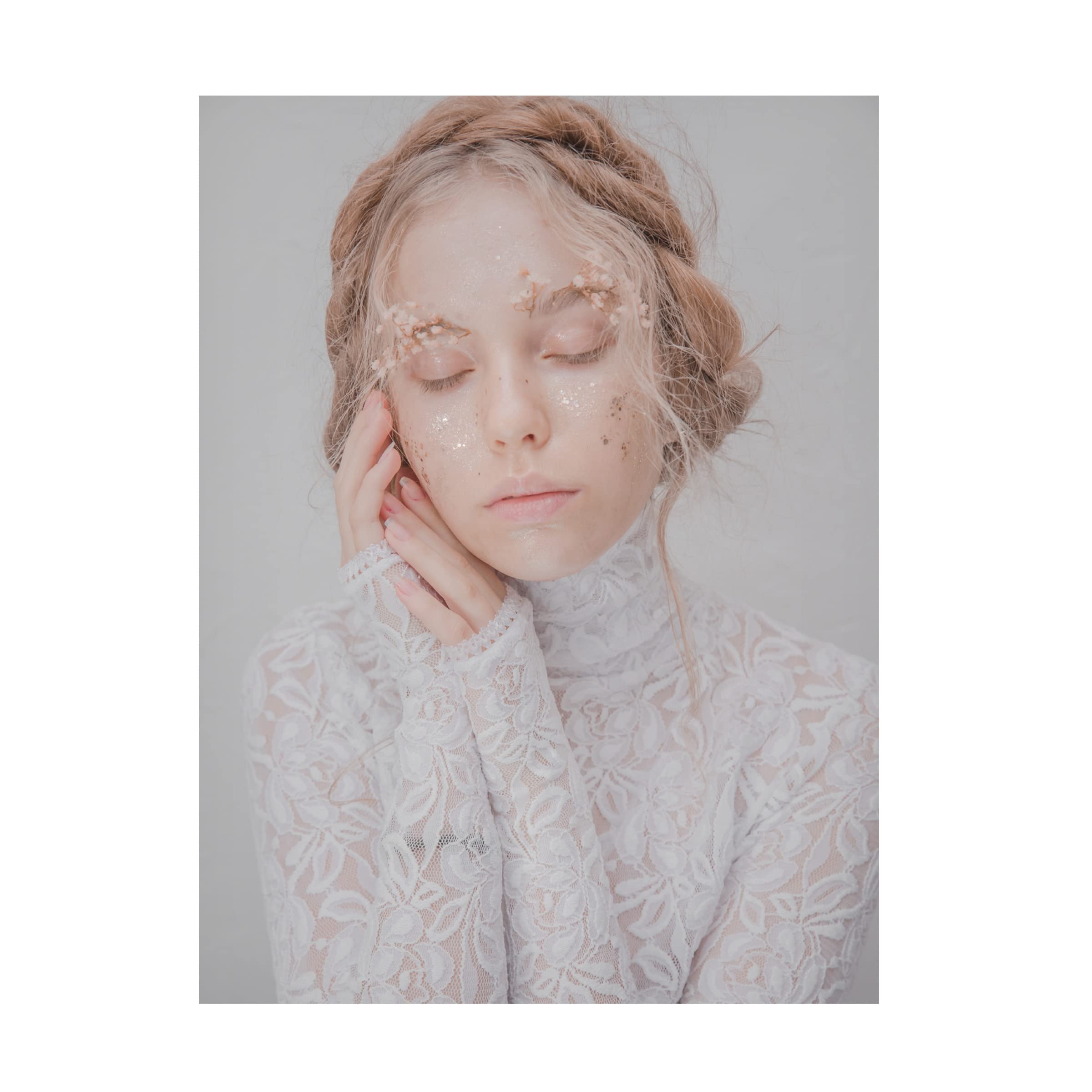 Trademark Fine Art 'Sleeping Beauty' Canvas Wall Art by Michaela Durisova - Romantic Bedroom Decor & Gift for Art Lovers