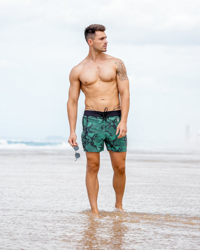 Striped Green Camouflage T-Shirt for Men - Comfortable Casual Wear for Outdoor Activities & Hunting