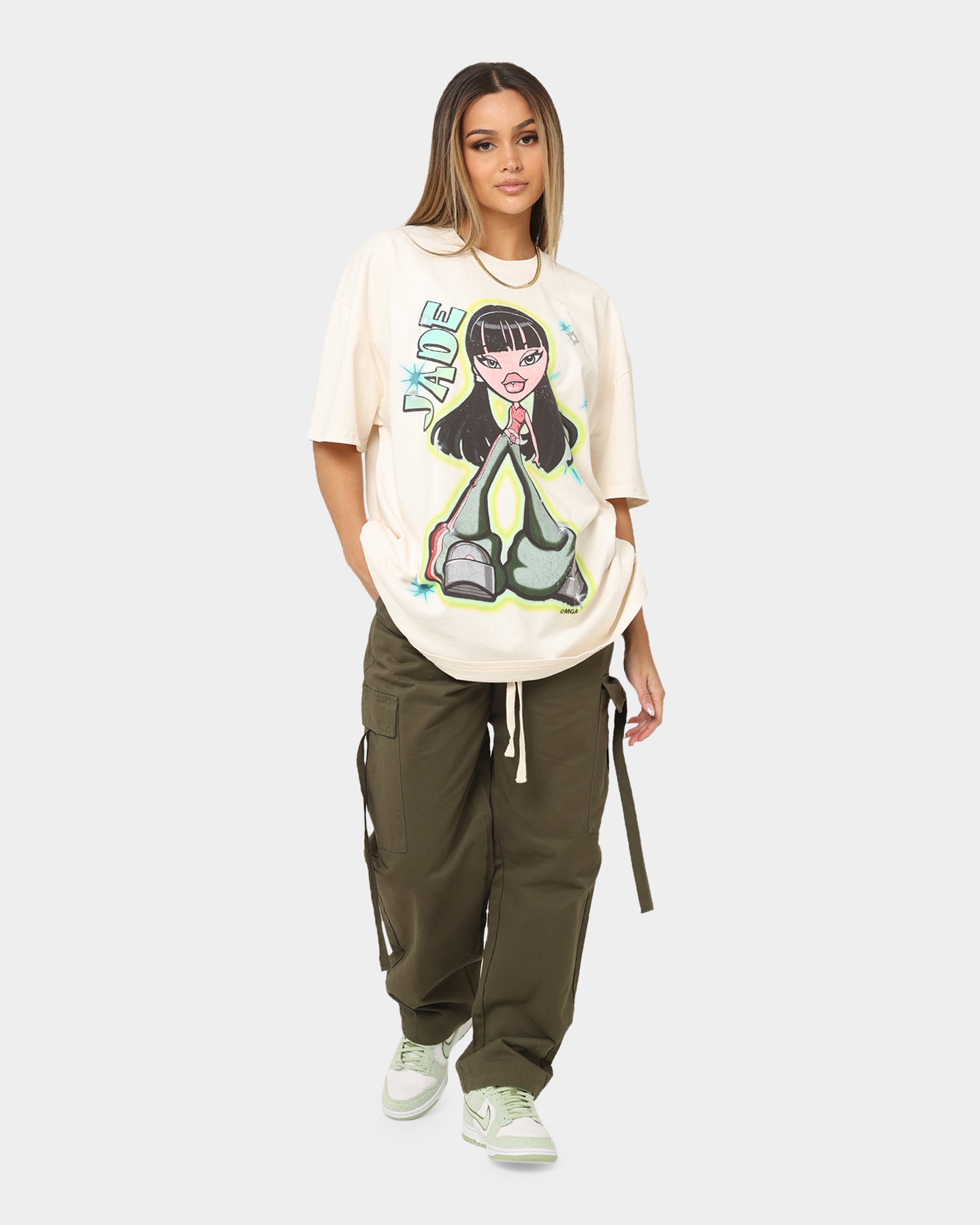 Vintage Bratz Jade Heavyweight T-Shirt - Off White | American Thrift Style | Perfect for Casual Wear, Cosplay & 90s Fashion Lovers
