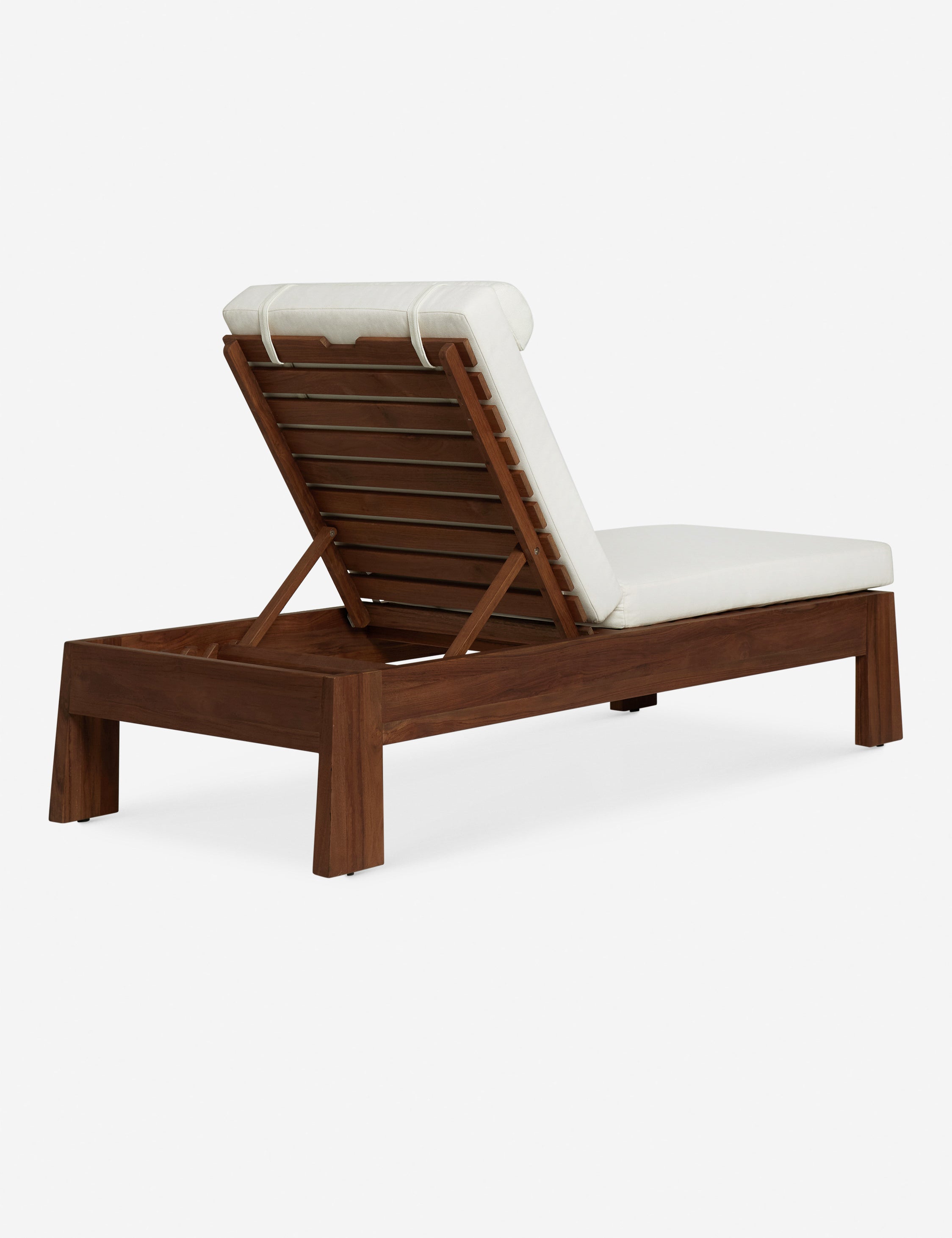 Bassano Outdoor Chaise Lounge Chair - Waterproof Wicker Patio Furniture for Poolside, Garden & Backyard Relaxation | Perfect for Sunbathing & Outdoor Lounging