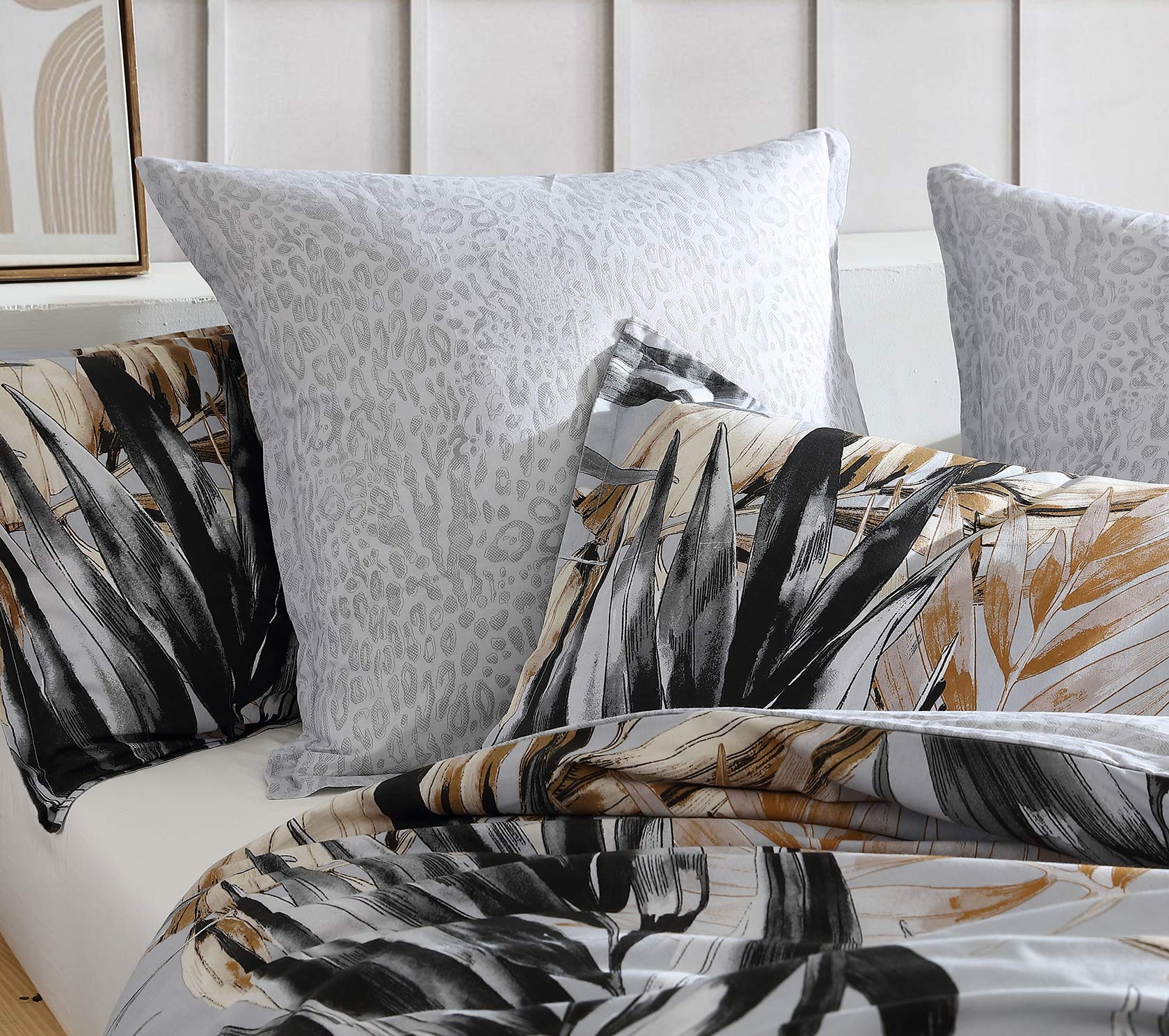 Laguna Natural Quilt Cover Set - 100% Organic Cotton Bedding by Logan & Mason | Soft & Breathable Queen Size Duvet Cover Set for Cozy Bedroom Decor
