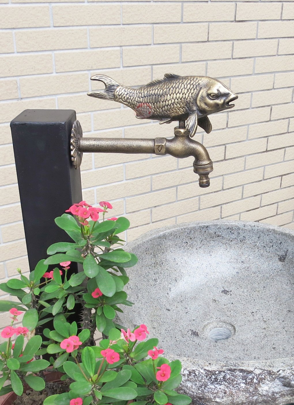 Brass Decorative Fish Garden Outdoor Faucet with Brass Connector - Perfect for Patio, Lawn, and Backyard Watering