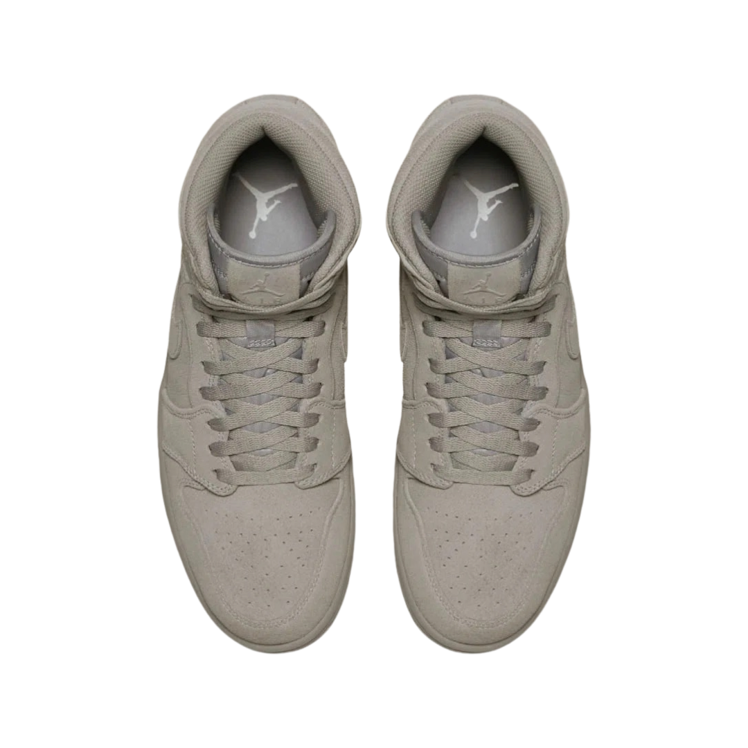 Air Jordan 1 Retro High OG Wolf Grey Suede Men's Basketball Shoes - Perfect for Streetwear Fashion & Sneaker Collectors