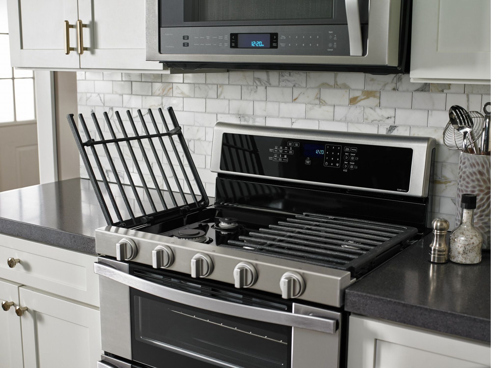 Whirlpool WGG745S0FS 6.0 Cu. Ft. Stainless Steel Double Oven Gas Range - Perfect for Large Family Cooking & Holiday Baking