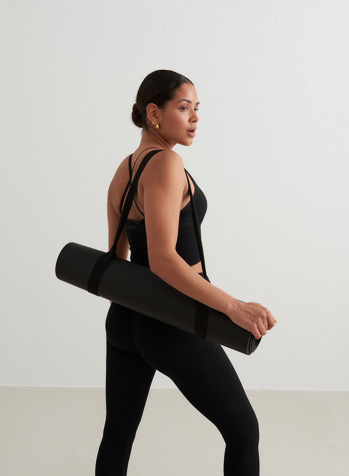 Premium Black Aim'n Yoga Mat - Non-Slip, Eco-Friendly & Extra Thick for Home Workouts, Pilates & Hot Yoga - Perfect for Gym, Studio & Travel Use