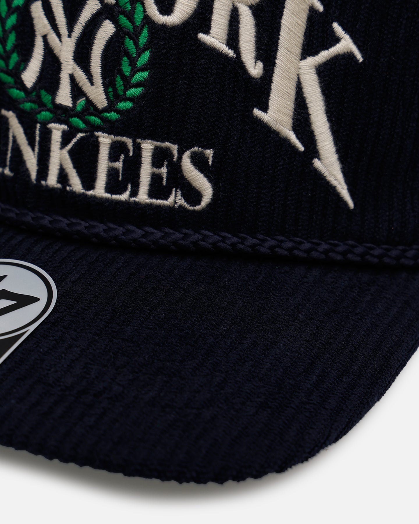 New York Yankees 'Pitchout' 47 Hitch Corduroy Snapback Hat - Navy Blue Adjustable Baseball Cap for Men & Women - Perfect for Games, Streetwear & Casual Outfits