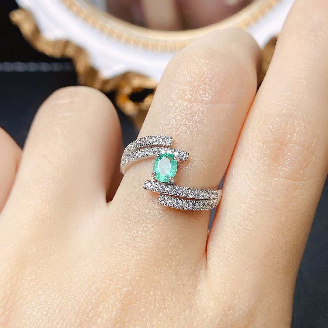 18K Platinum Emerald Statement Ring for Women - Elegant Green Gemstone Jewelry for Engagement, Wedding & Special Occasions | NS2405
