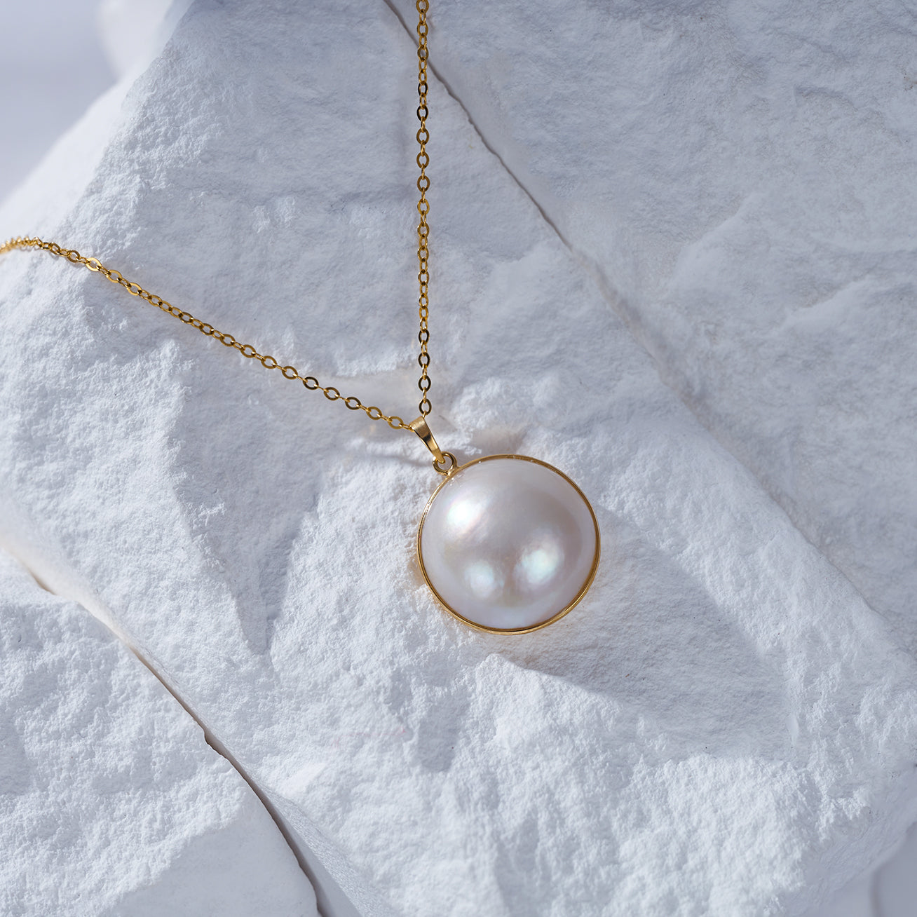 18K Gold Mabe Pearl Necklace KN00072 | Elegant DOME Pearl Pendant for Women | Perfect for Weddings, Parties & Special Occasions