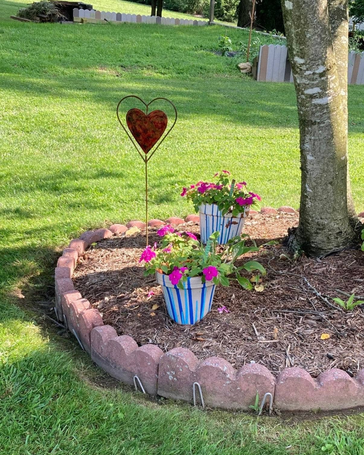 Red Heart Disc Garden Stake - Decorative Metal Yard Art for Outdoor Decor, Valentine's Day Gift, and Garden Landscaping | Perfect for Flower Beds, Patios, and Backyard Decorations