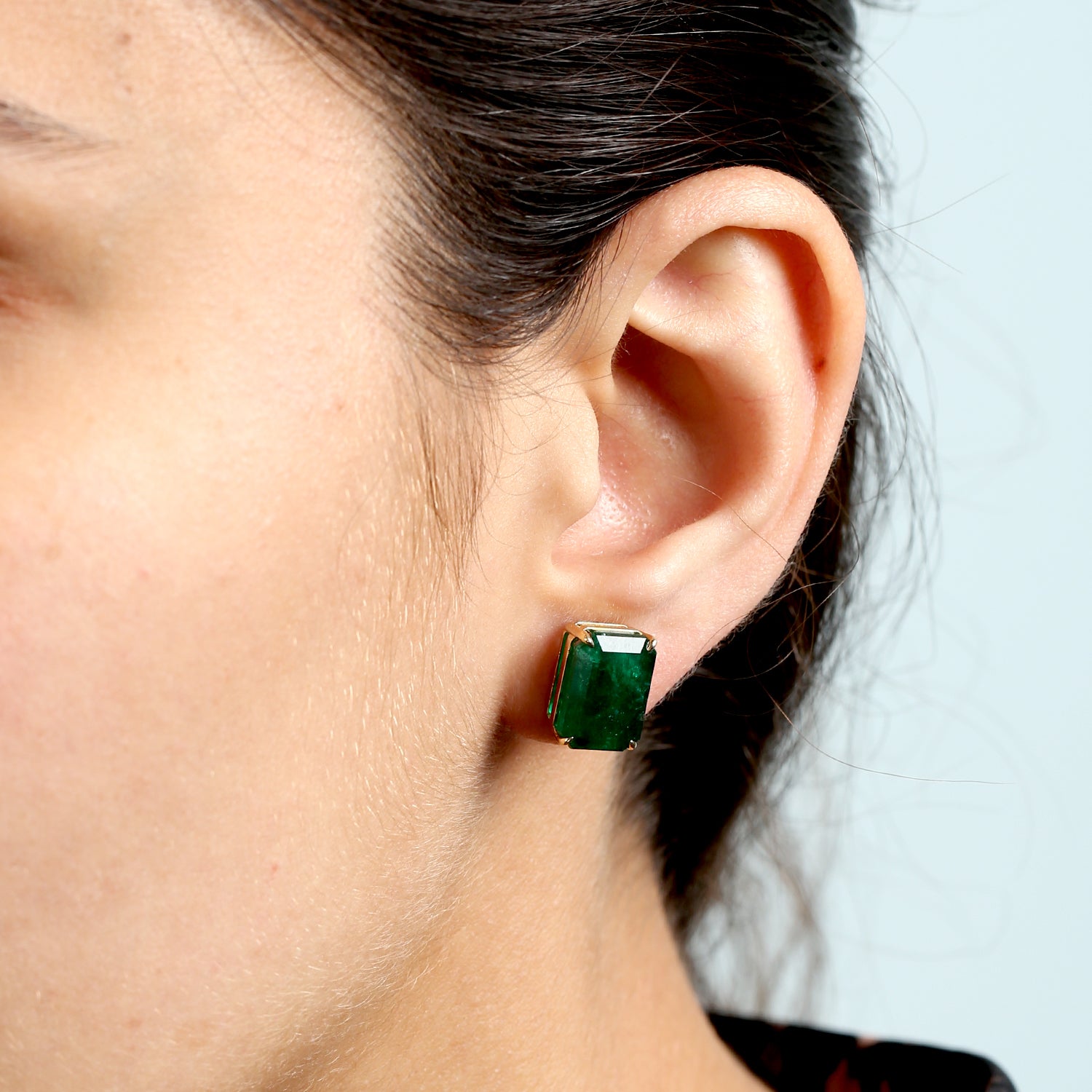 18K Yellow Gold Baguette Cut Emerald Stud Earrings for Women – Elegant Green Gemstone Jewelry for Parties, Weddings & Everyday Wear