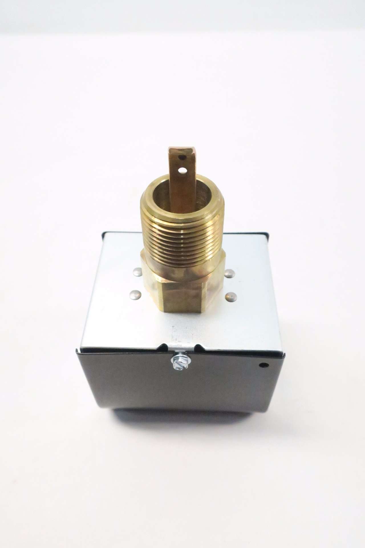 McDonnell & Miller ITT FS4-3 114400 Liquid Flow Switch 115/230V AC (D539892) - Ideal for HVAC Systems, Water Treatment & Industrial Applications