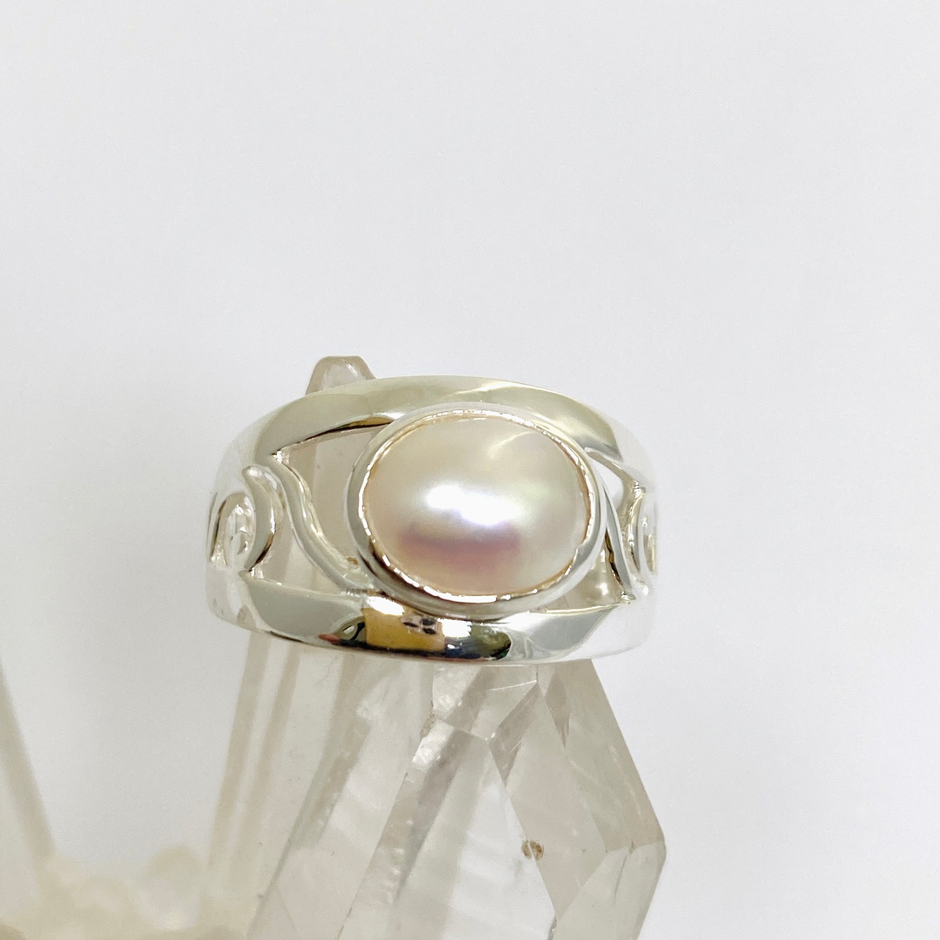Pearl Oval Cabochon Boho Decorative Ring R3820 - Elegant Handmade Jewelry for Women, Perfect for Weddings, Parties & Everyday Wear