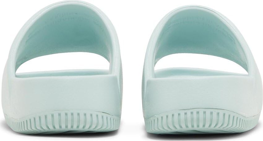 Nike Women's Comfortable Sports Slides - Lightweight Athletic Sandals for Running, Gym, Pool & Beach | Perfect Post-Workout Recovery Shoes