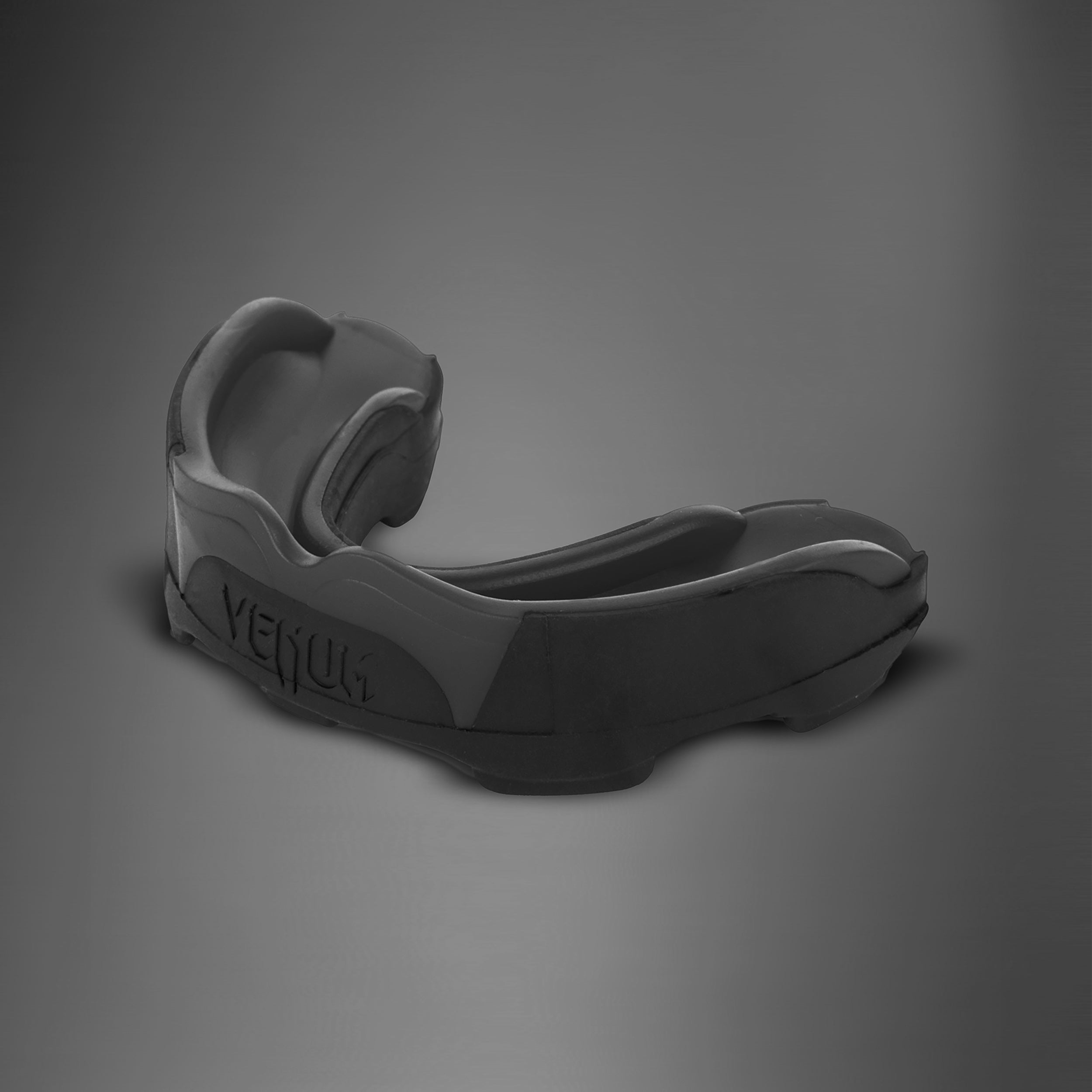 Venum Predator Mouthguard - Black - High-Performance MMA & Boxing Mouthguard for Ultimate Protection in Combat Sports