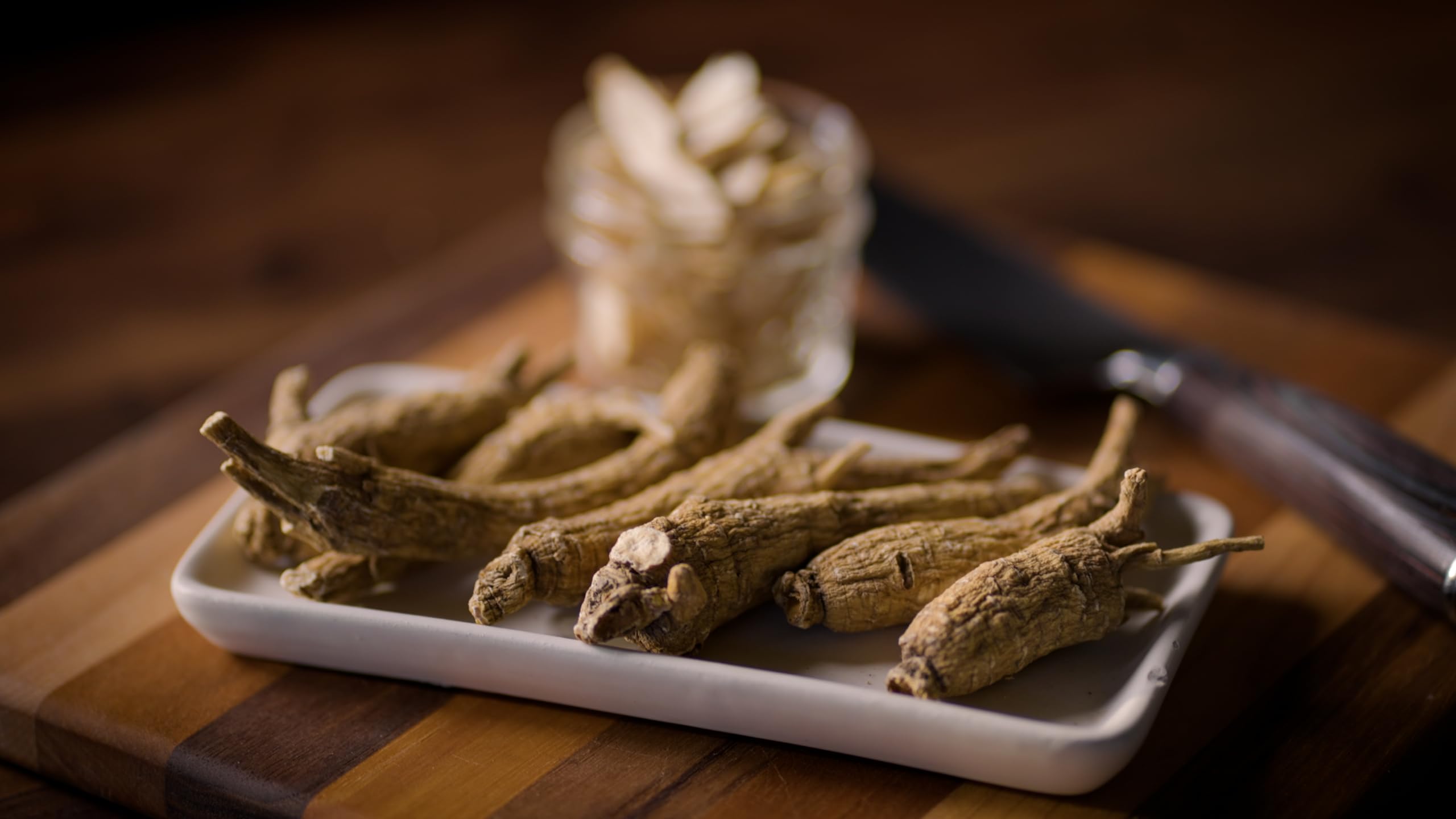Premium Wisconsin American Ginseng Roots - 16 oz Pack of Authentic Non-GMO, Gluten-Free Whole Ginseng - Herbal Supplement for Tea, Soup & Congee - Boost Energy & Immunity Naturally - Perfect for Daily Wellness & Traditional Chinese Medicine