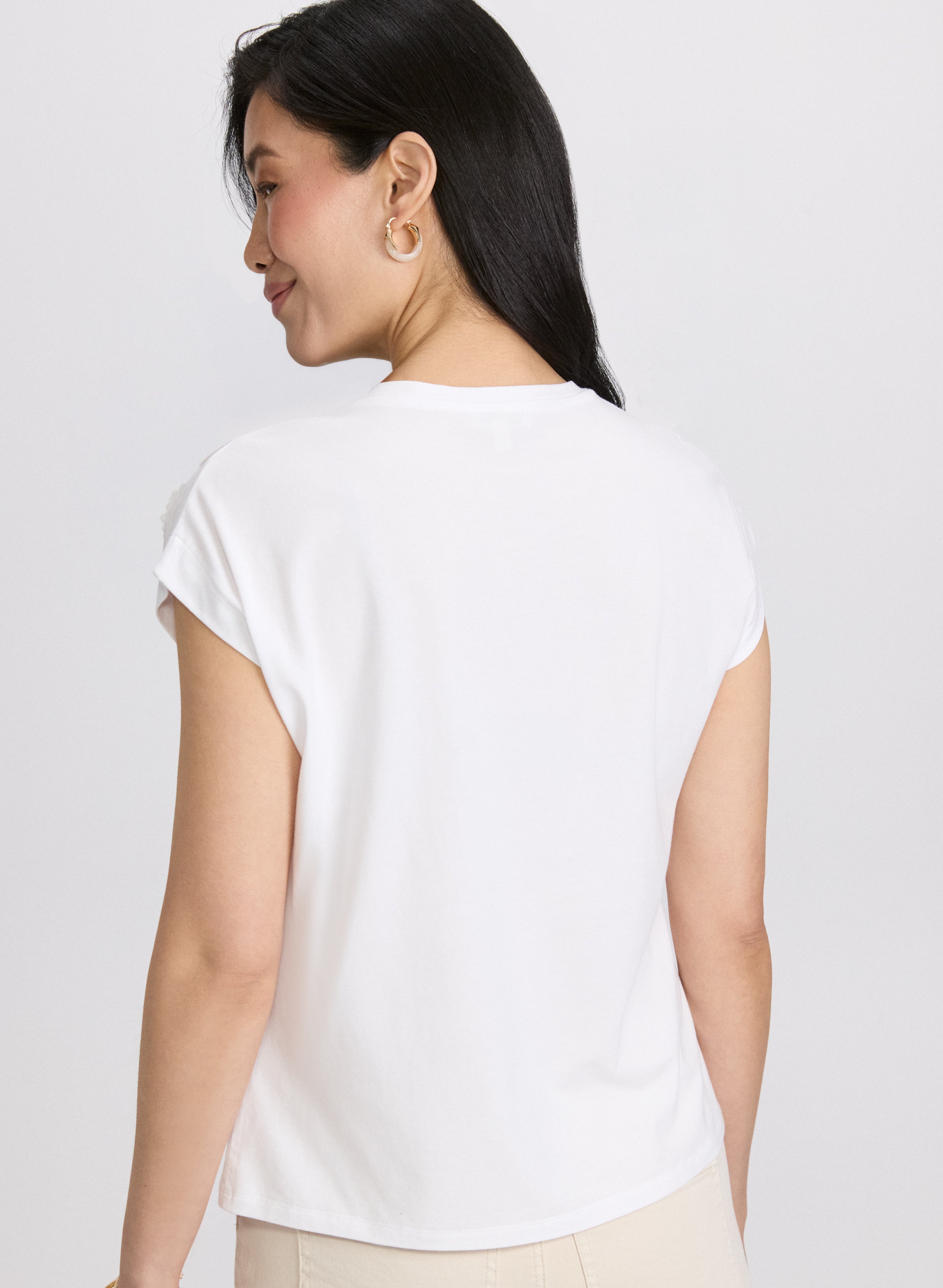 Floral Appliqué T-Shirt for Women - Stylish Embroidered Blouse for Casual Wear & Summer Outfits