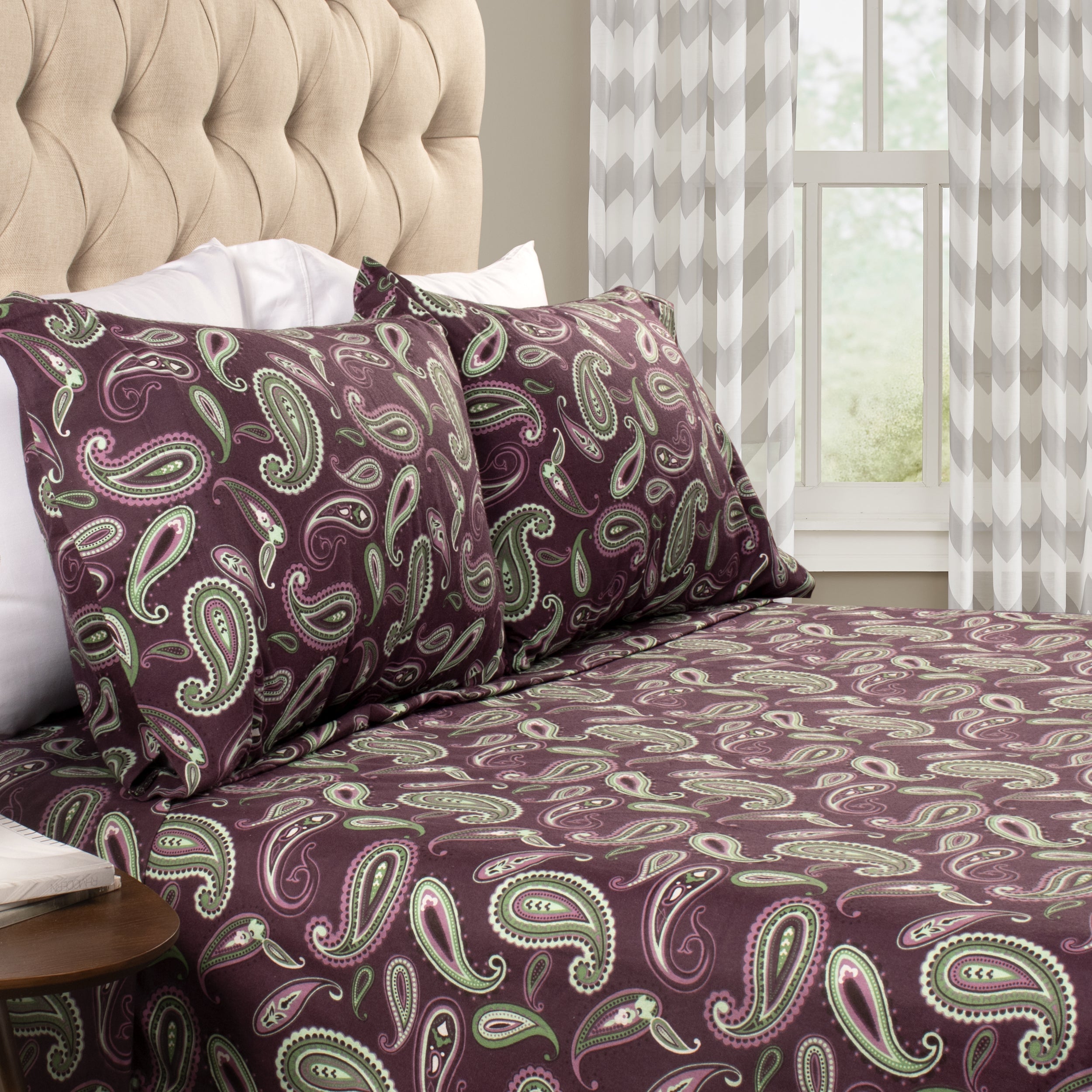 Soft Flannel Cotton Floral Paisley Bed Sheet Set with Deep Pockets - Queen Size, 4-Piece Set for Cozy Winter Nights & Guest Room Comfort